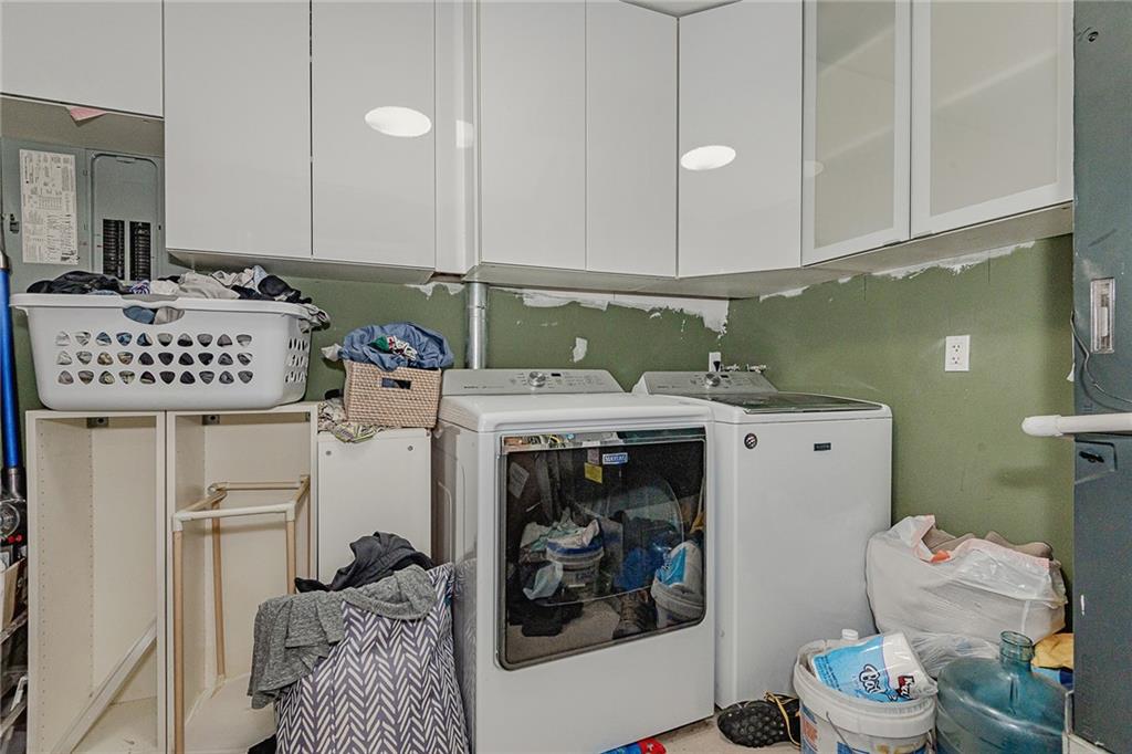 Hollywood Hills 6-22 B - Residential