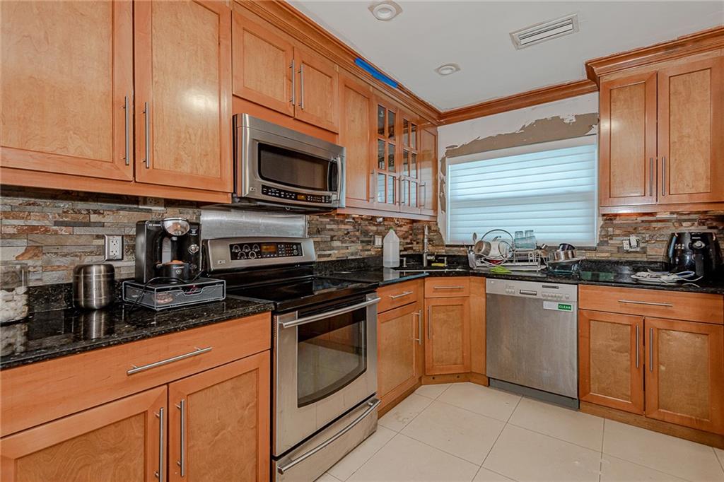 Hollywood Hills 6-22 B - Residential