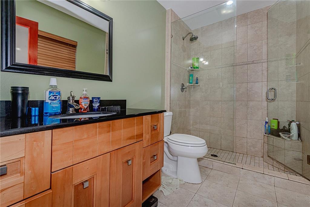 Hollywood Hills 6-22 B - Residential