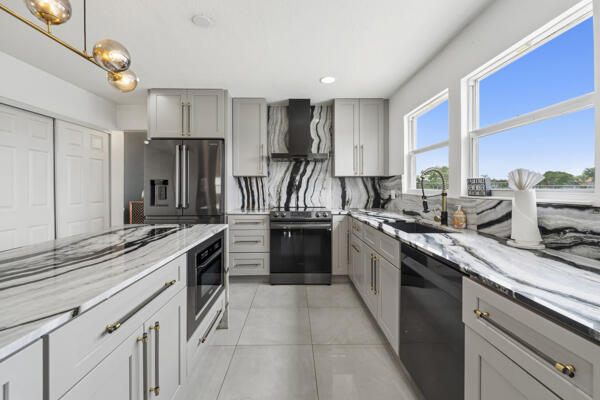 LAKES OF SHERBROOKE PH 3 - Residential
