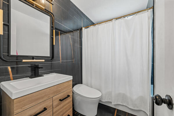 LAKES OF SHERBROOKE PH 3 - Residential