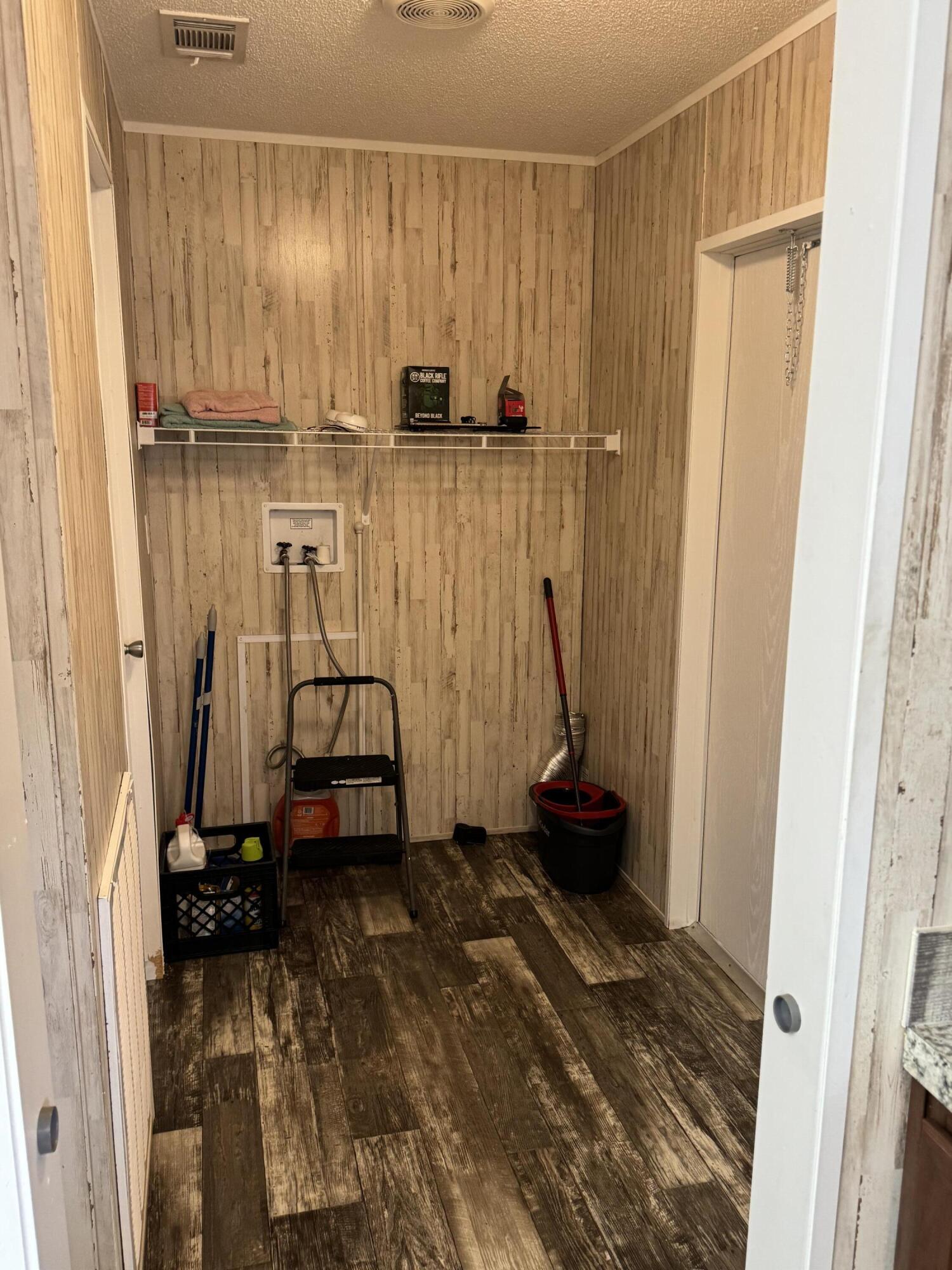 Sunshine Manor Mobile Home Park - Residential