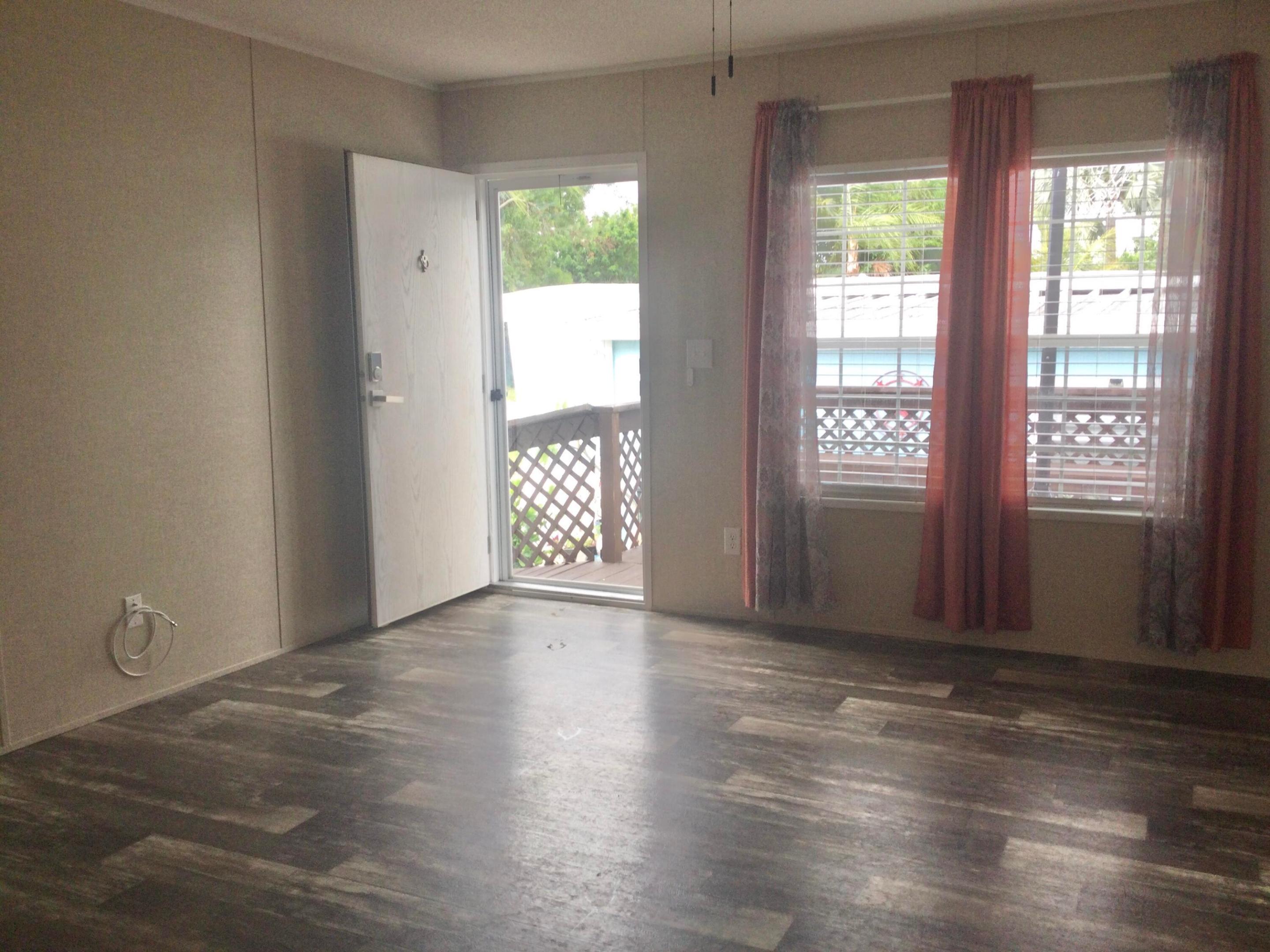 Sunshine Manor Mobile Home Park - Residential