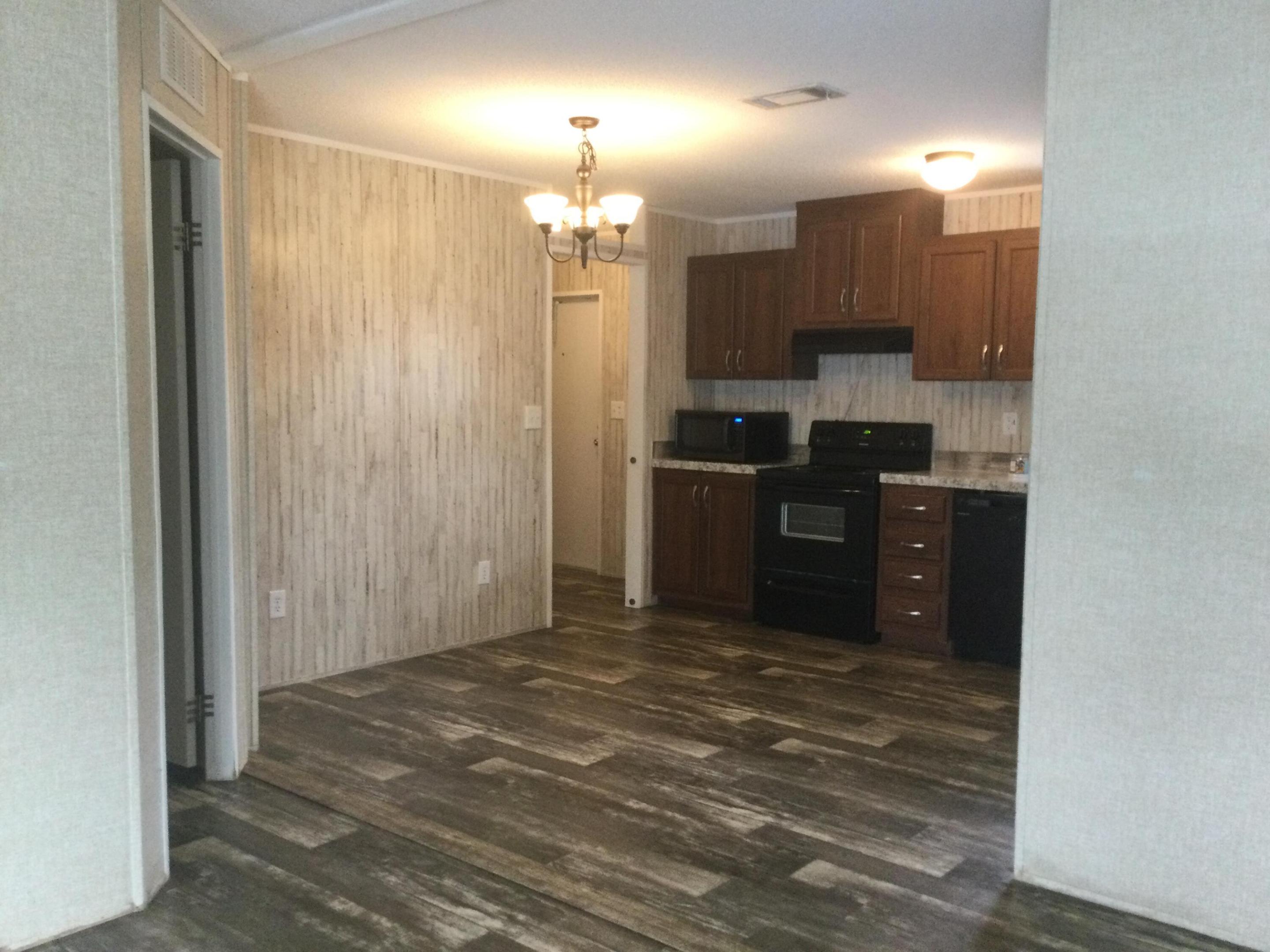Sunshine Manor Mobile Home Park - Residential