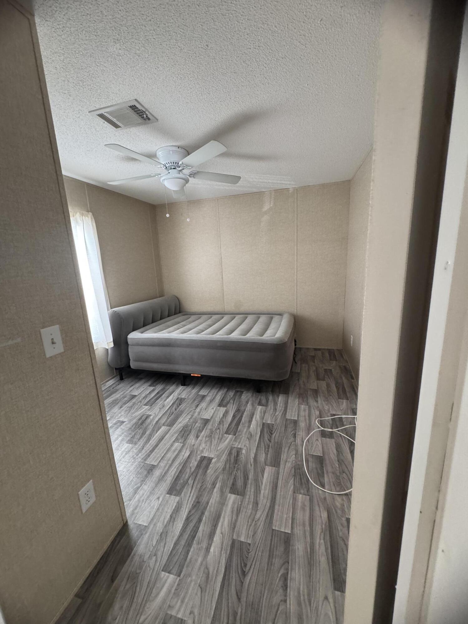 Sunshine Manor Mobile Home Park - Residential