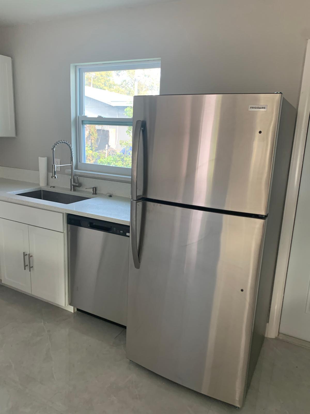 PALM BEACH FARMS CO 7 - Residential Lease