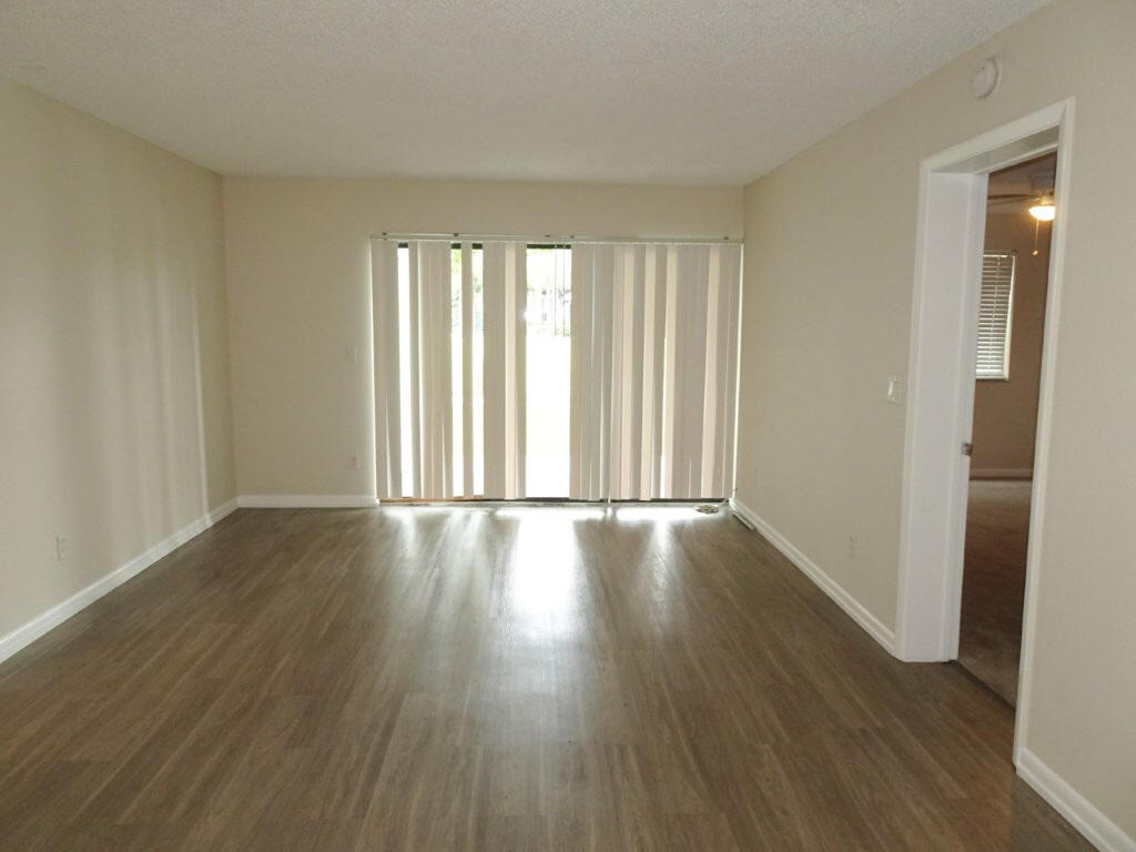 VISCONTI CONDO - Residential