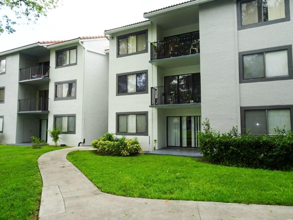 VISCONTI CONDO - Residential
