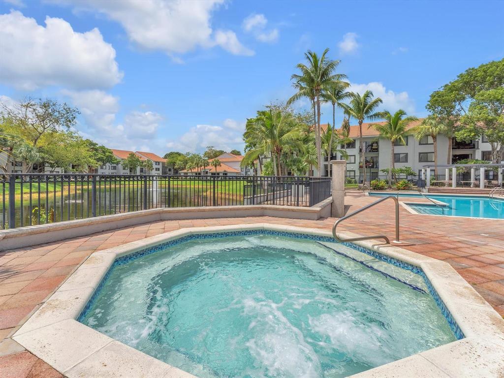 VISCONTI CONDO - Residential