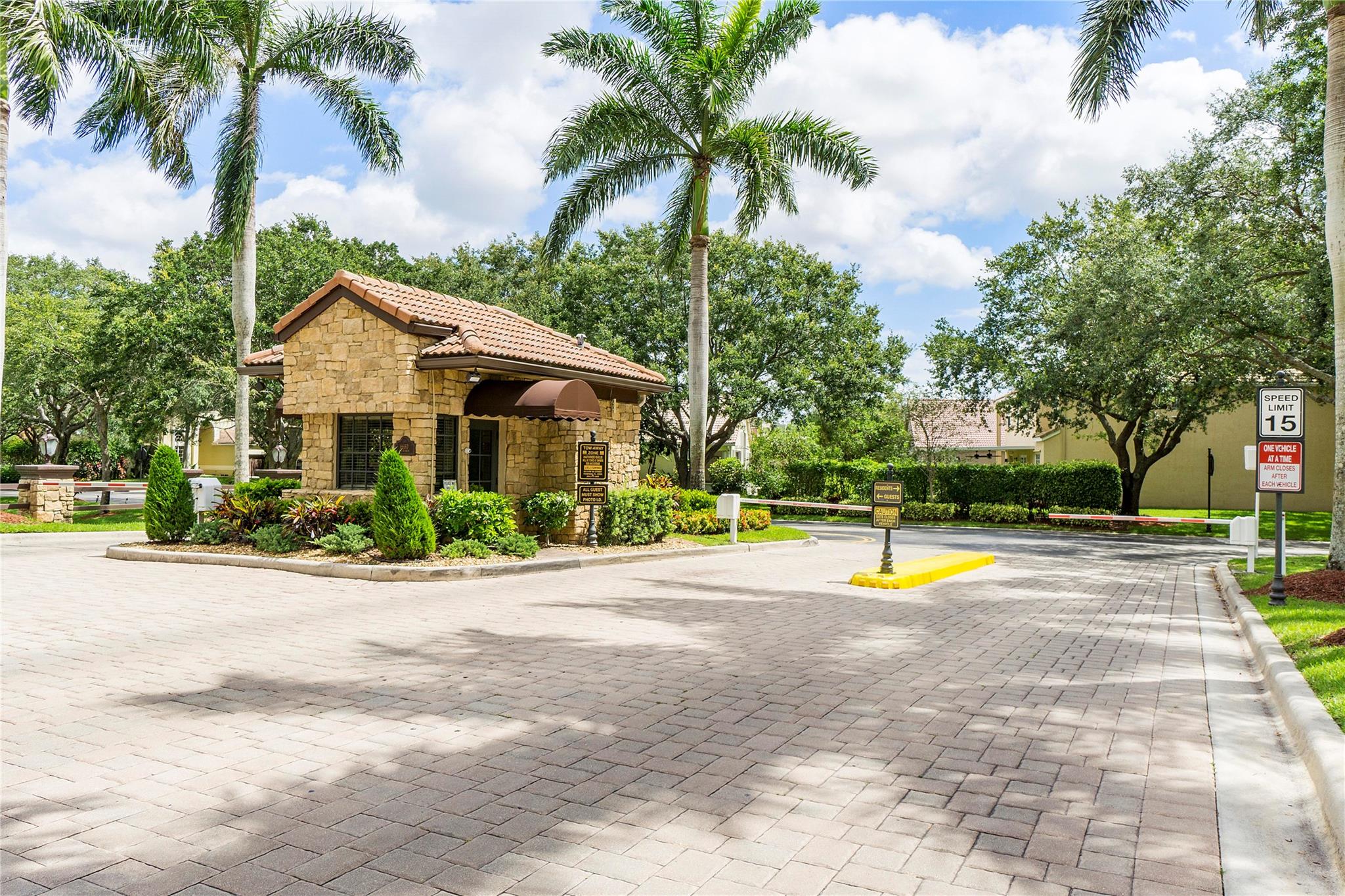 MAYFAIR AT PARKLAND - Residential
