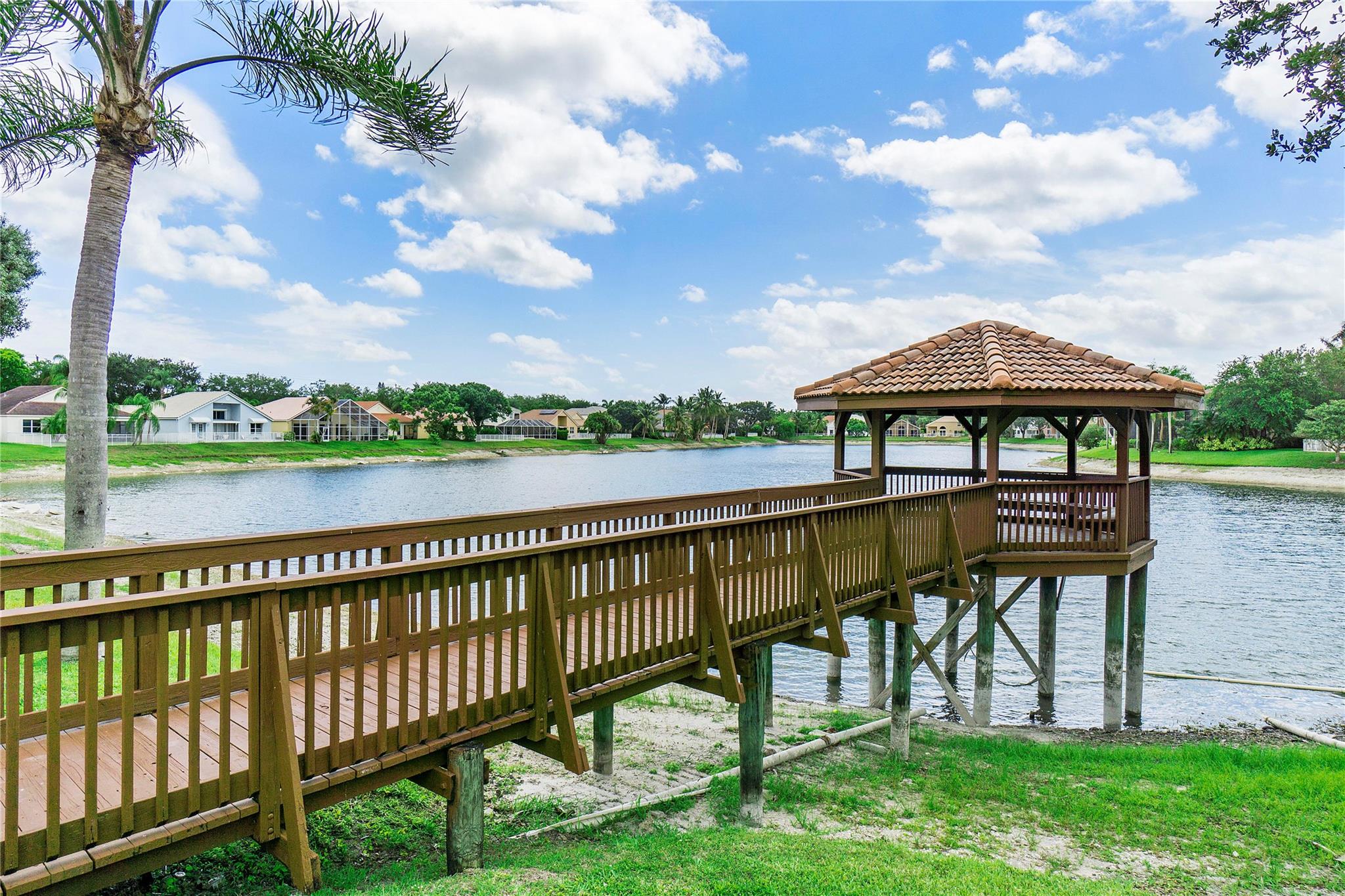 MAYFAIR AT PARKLAND - Residential