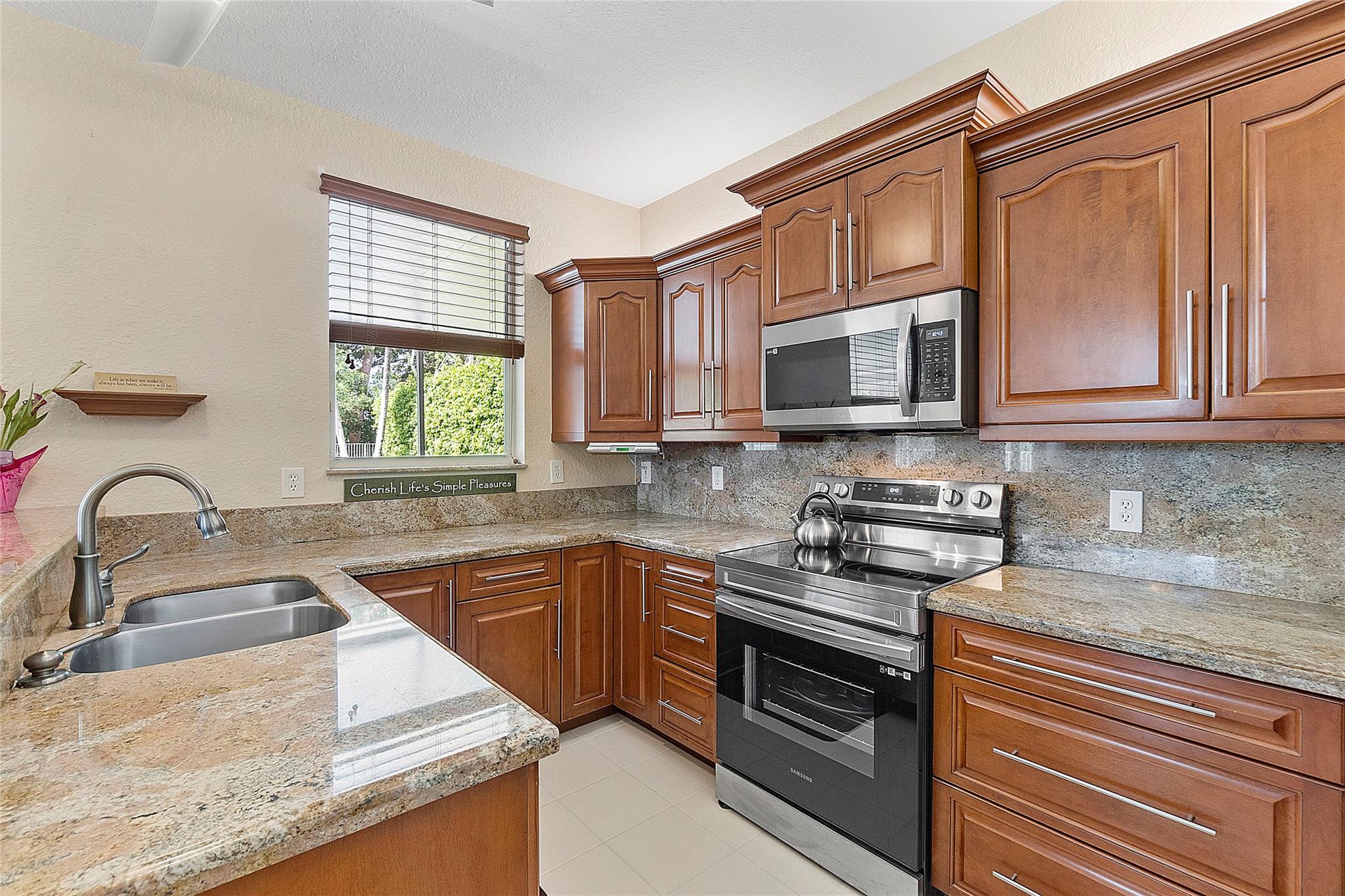 MAYFAIR AT PARKLAND - Residential