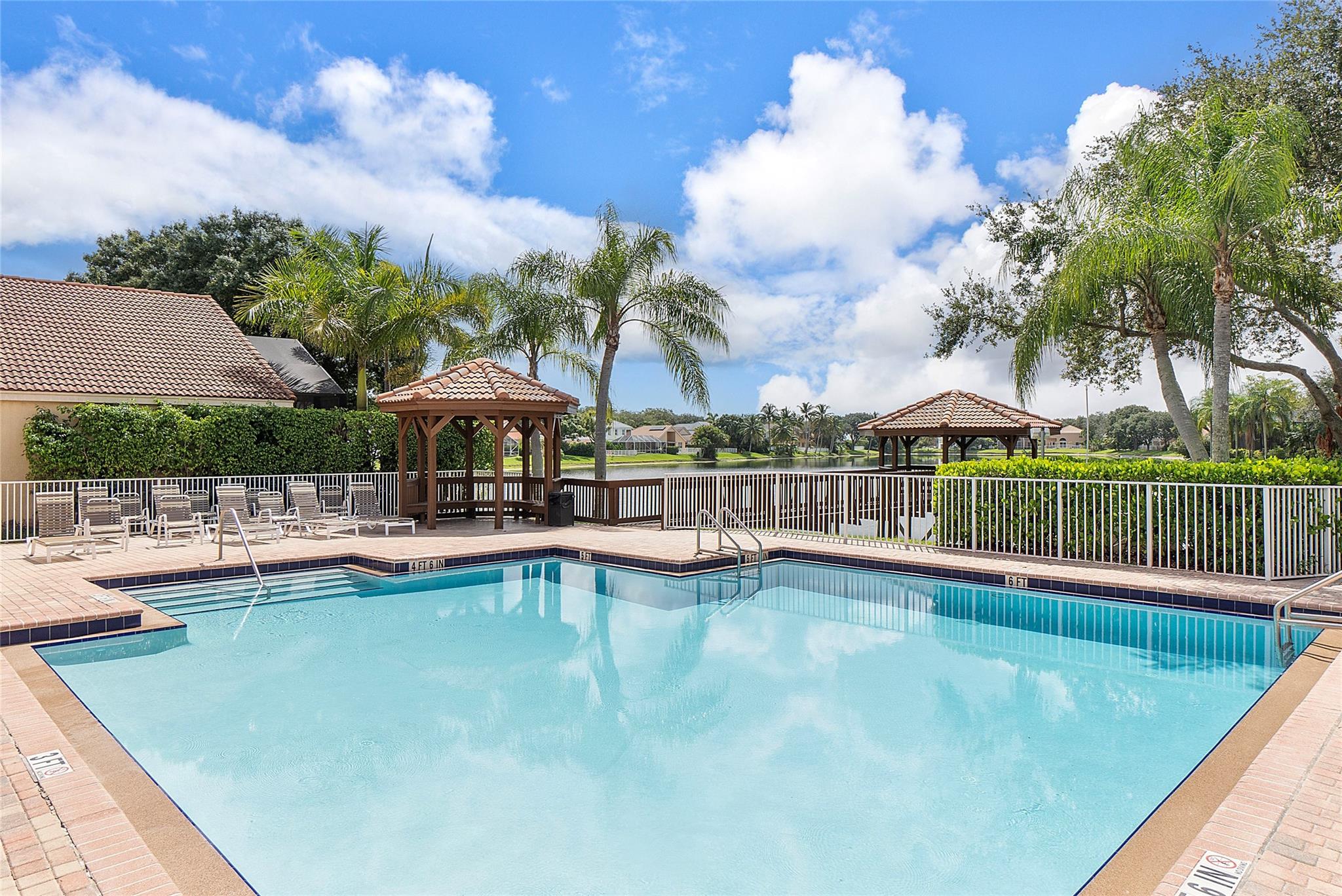 MAYFAIR AT PARKLAND - Residential