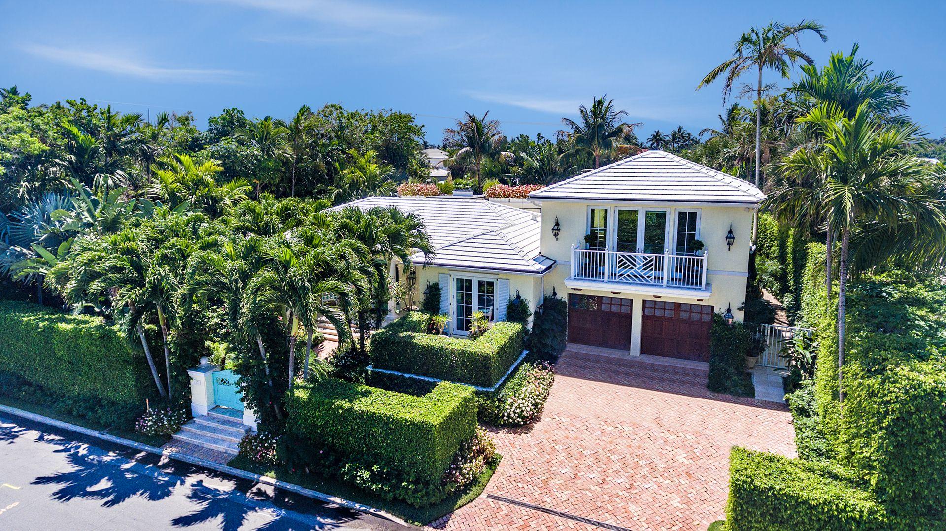 Beautifully designed, renovated by the renowned Sciame Homes, situated on the North End Palm Beach. Easy access to the beach and the Palm Beach bike trail. This quintessential beach home offers a large open floor plan with 5 oversized bedrooms, each include an en-suite bathroom, and a guest suite on the second floor that leads into a sundrenched panoramic rooftop entertainment deck. Each room is equipped with high-end finishes and custom fixtures. Enjoy the outdoor oasis in the spacious backyard with a manicured lawn, a 40' lap pool and two seating areas.