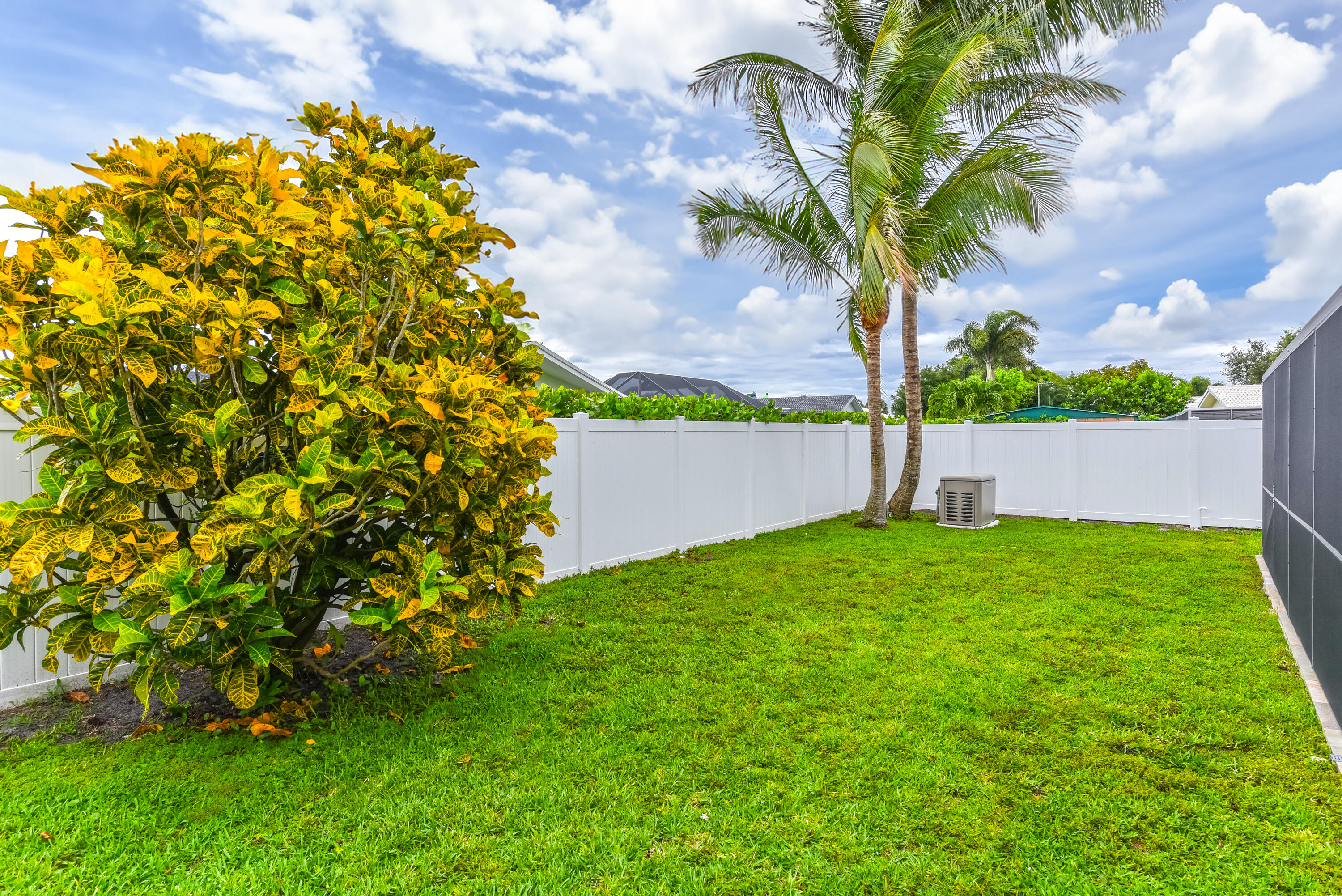 BOCA RATON SQUARE TERRACE - Residential