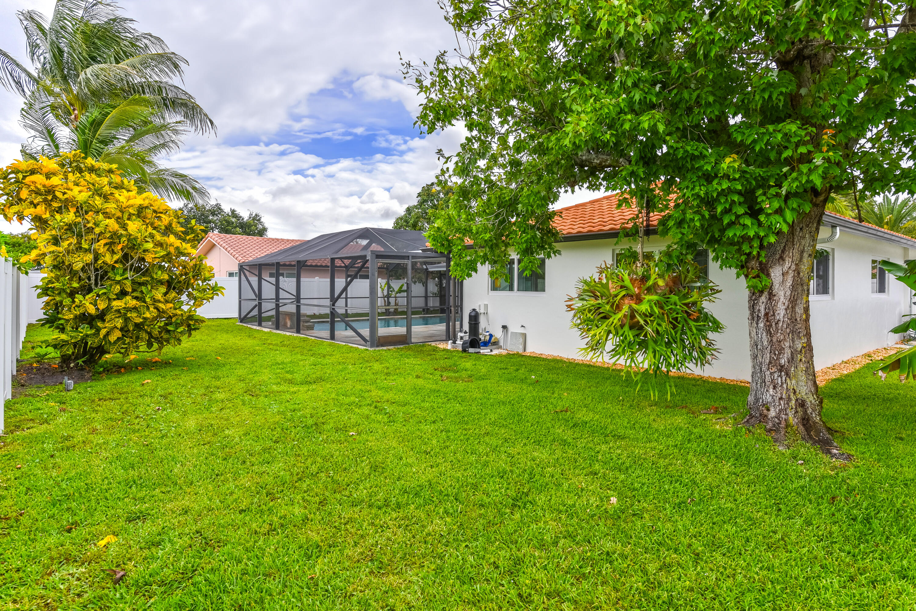 BOCA RATON SQUARE TERRACE - Residential