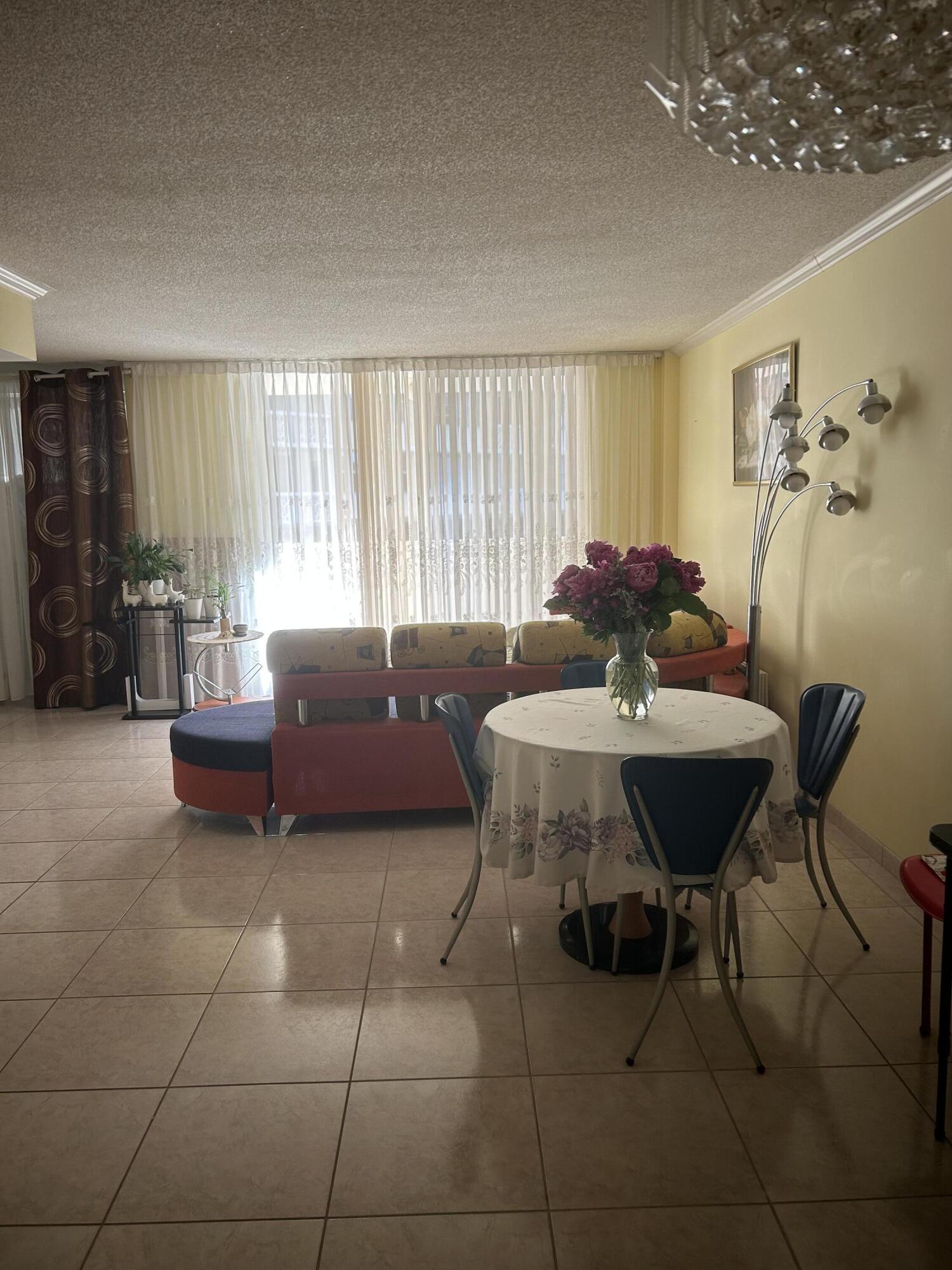 PLAZA TOWERS NORTH CONDO - Residential