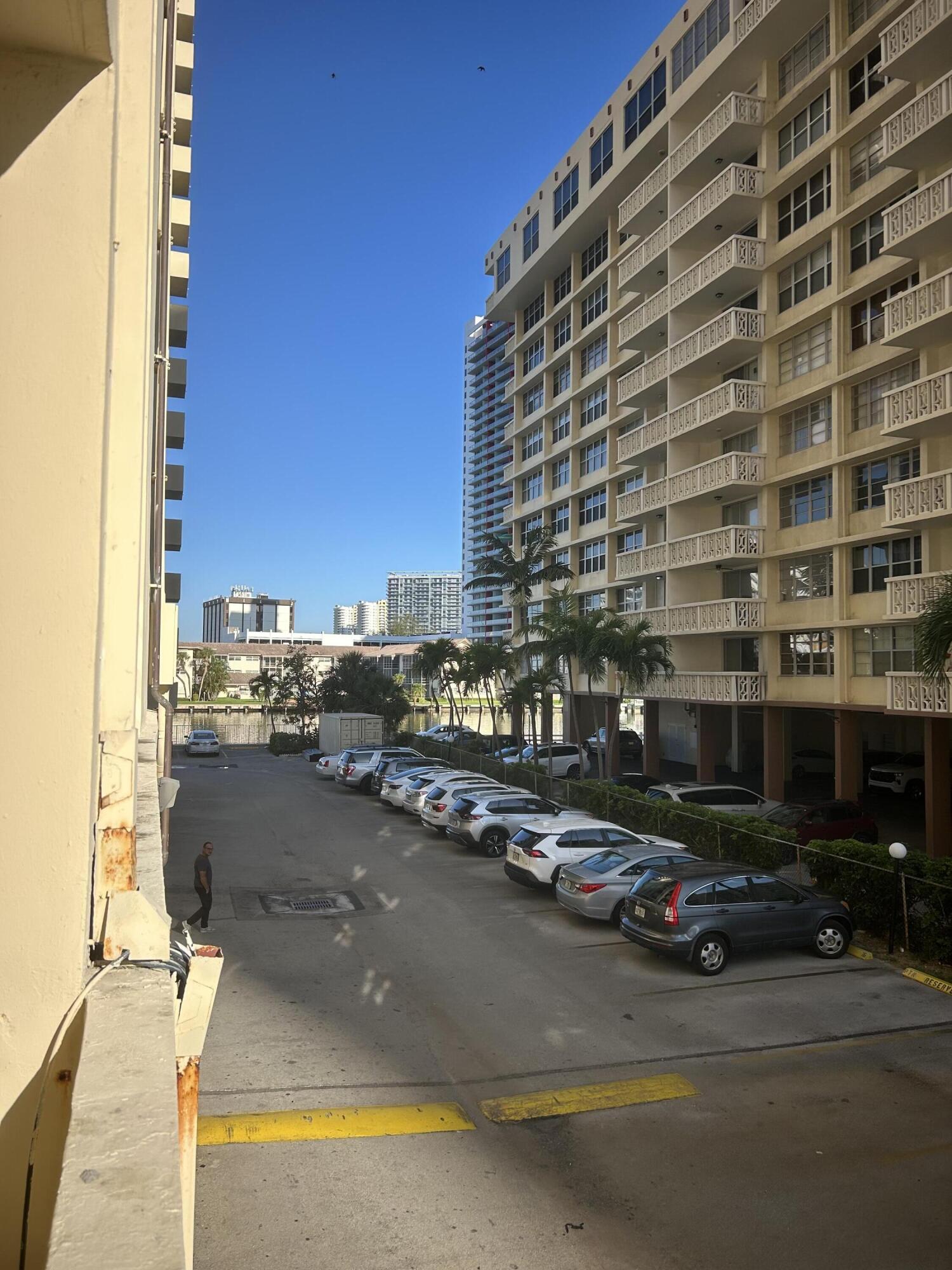 PLAZA TOWERS NORTH CONDO - Residential
