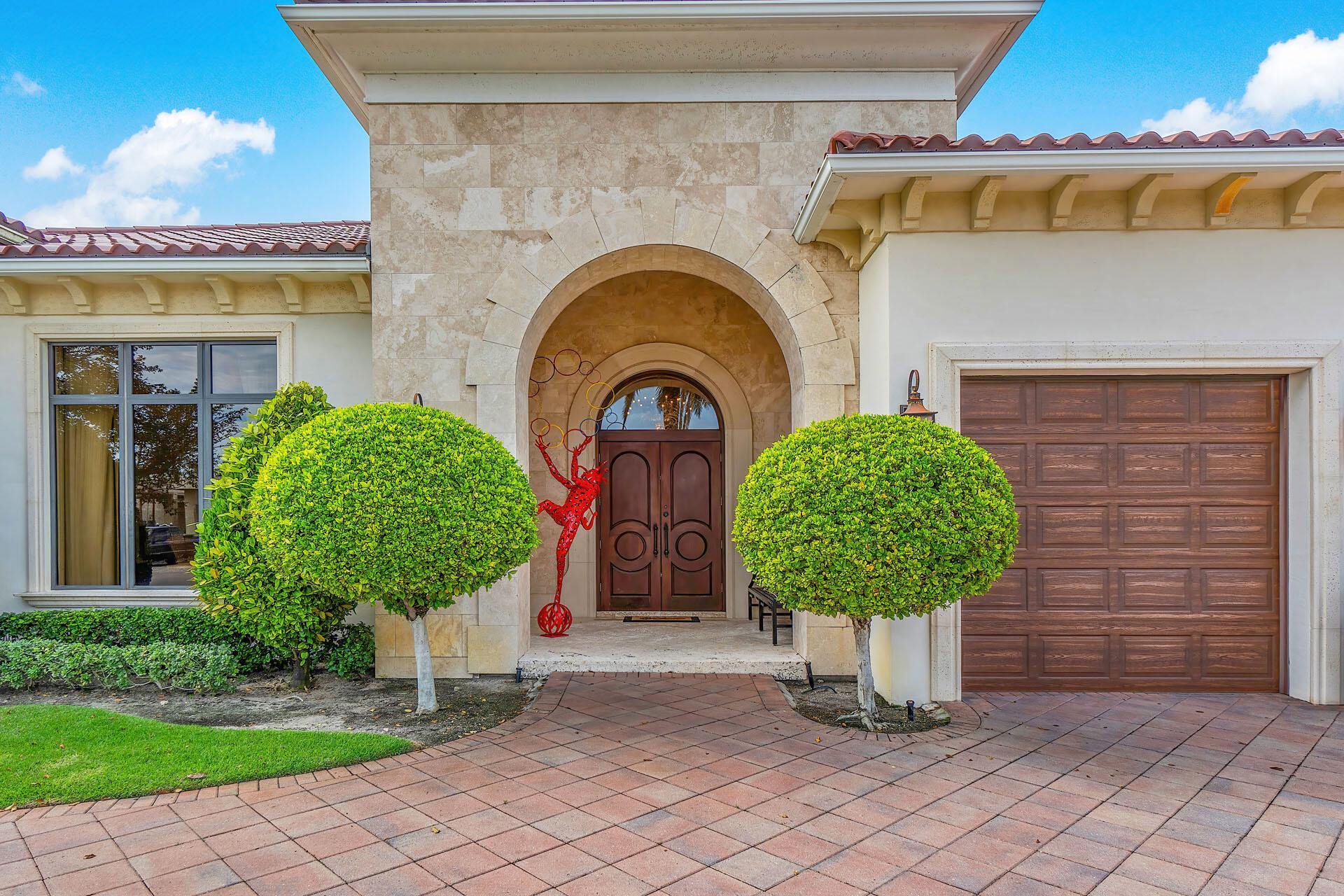 ROYAL PALM YACHT & COUNTRY CLUB - Residential