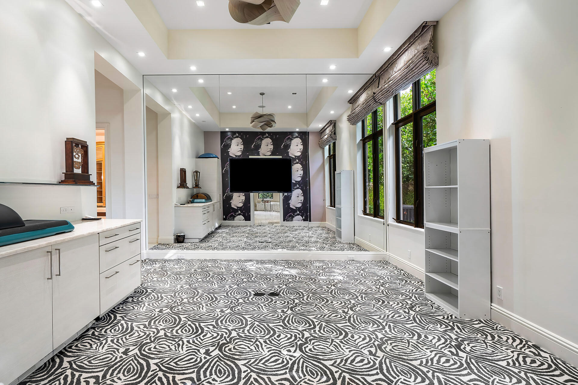 ROYAL PALM YACHT & COUNTRY CLUB - Residential