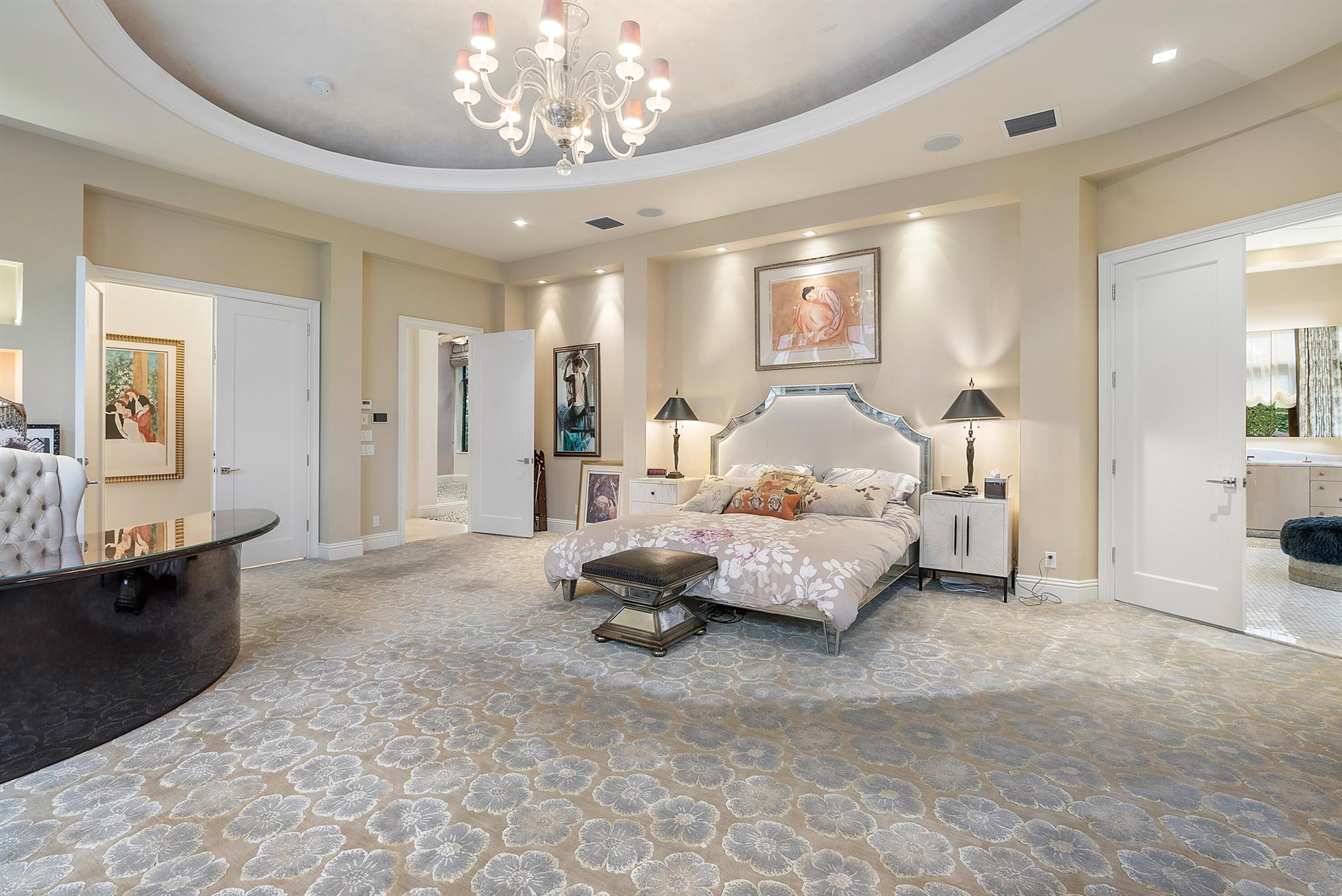 ROYAL PALM YACHT & COUNTRY CLUB - Residential