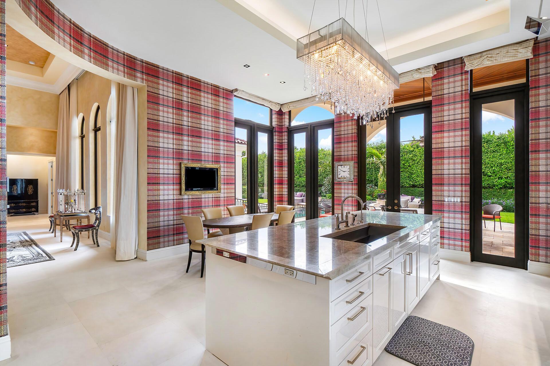 ROYAL PALM YACHT & COUNTRY CLUB - Residential