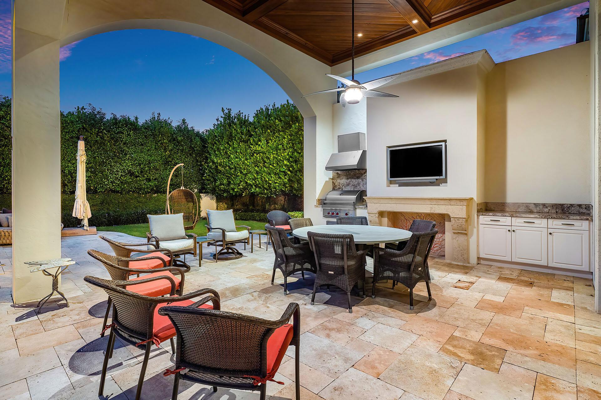 ROYAL PALM YACHT & COUNTRY CLUB - Residential