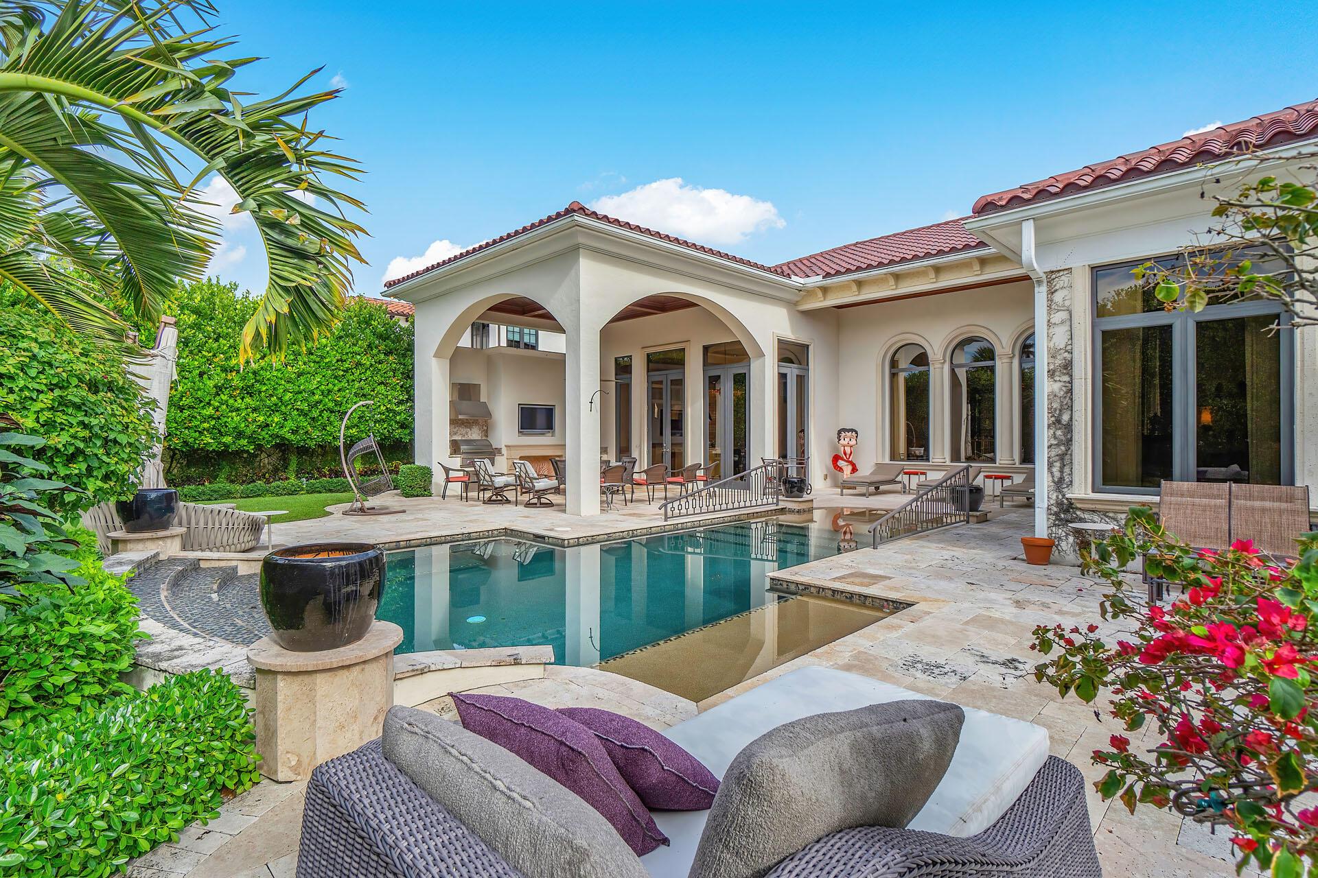ROYAL PALM YACHT & COUNTRY CLUB - Residential
