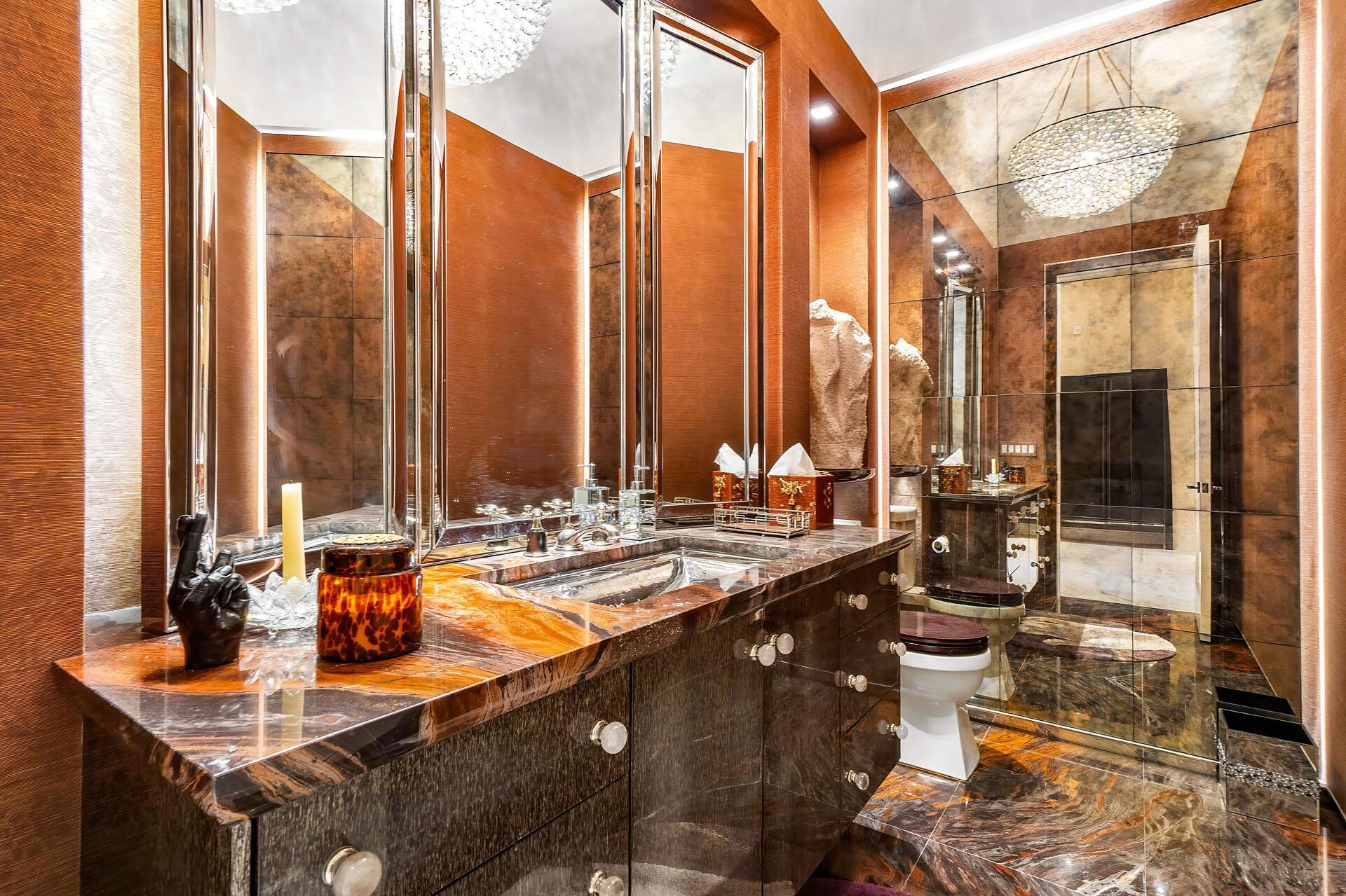 ROYAL PALM YACHT & COUNTRY CLUB - Residential