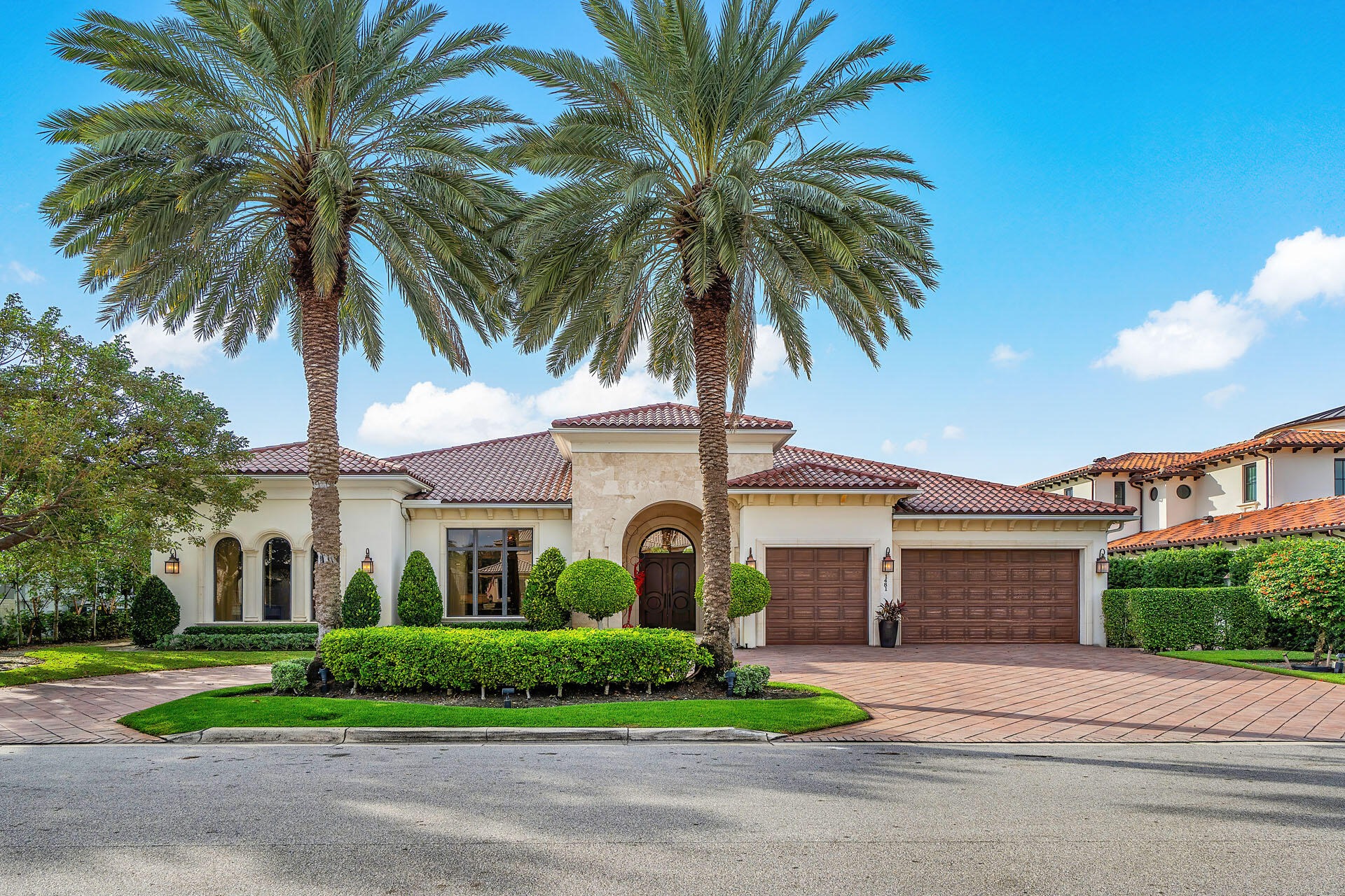 ROYAL PALM YACHT & COUNTRY CLUB - Residential