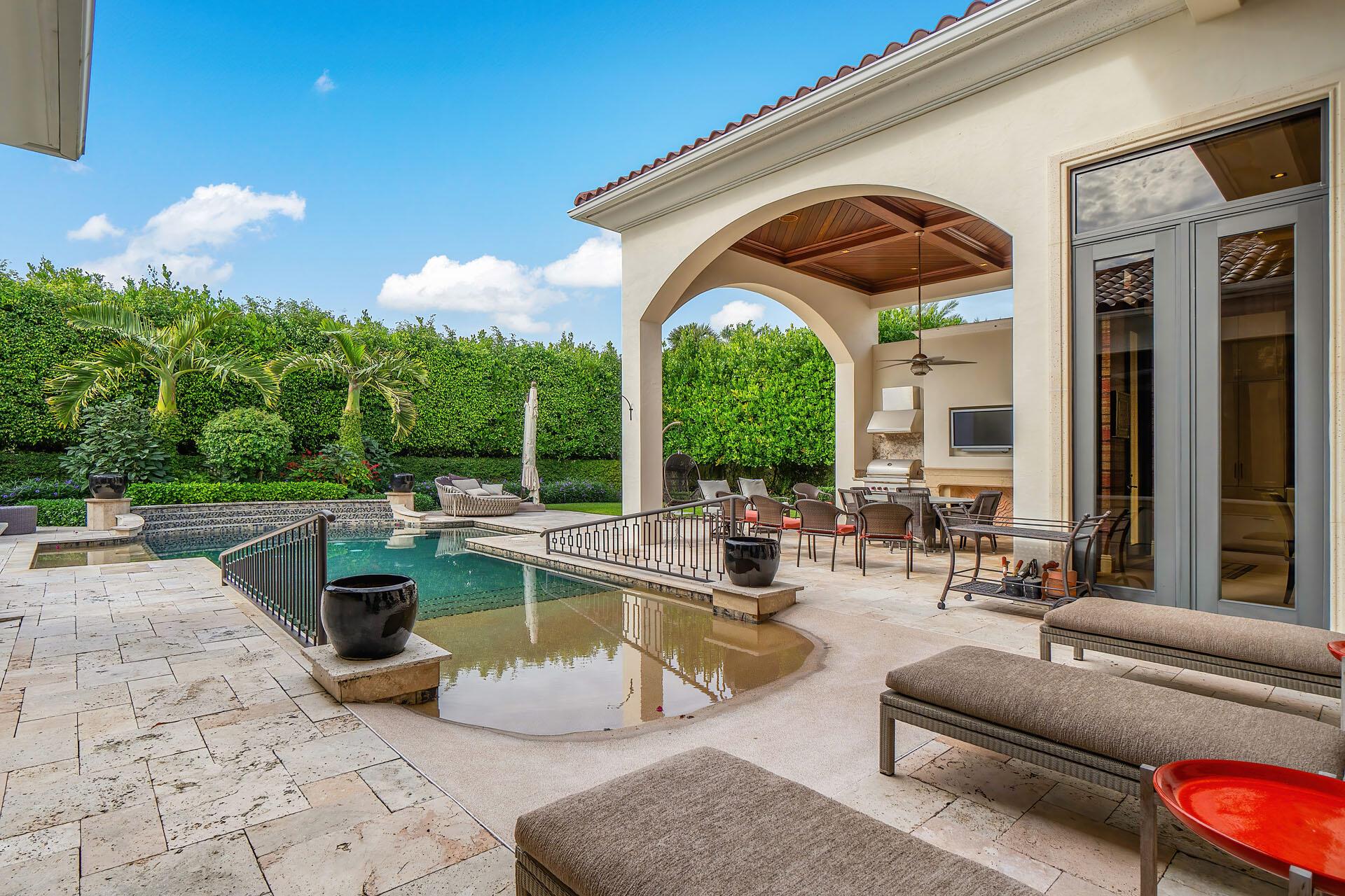 ROYAL PALM YACHT & COUNTRY CLUB - Residential