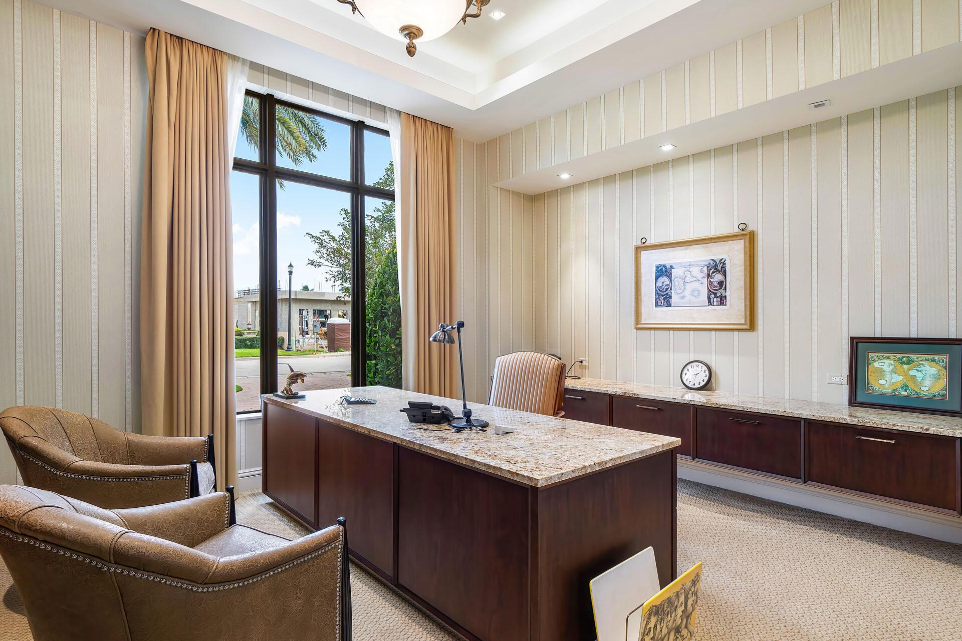 ROYAL PALM YACHT & COUNTRY CLUB - Residential