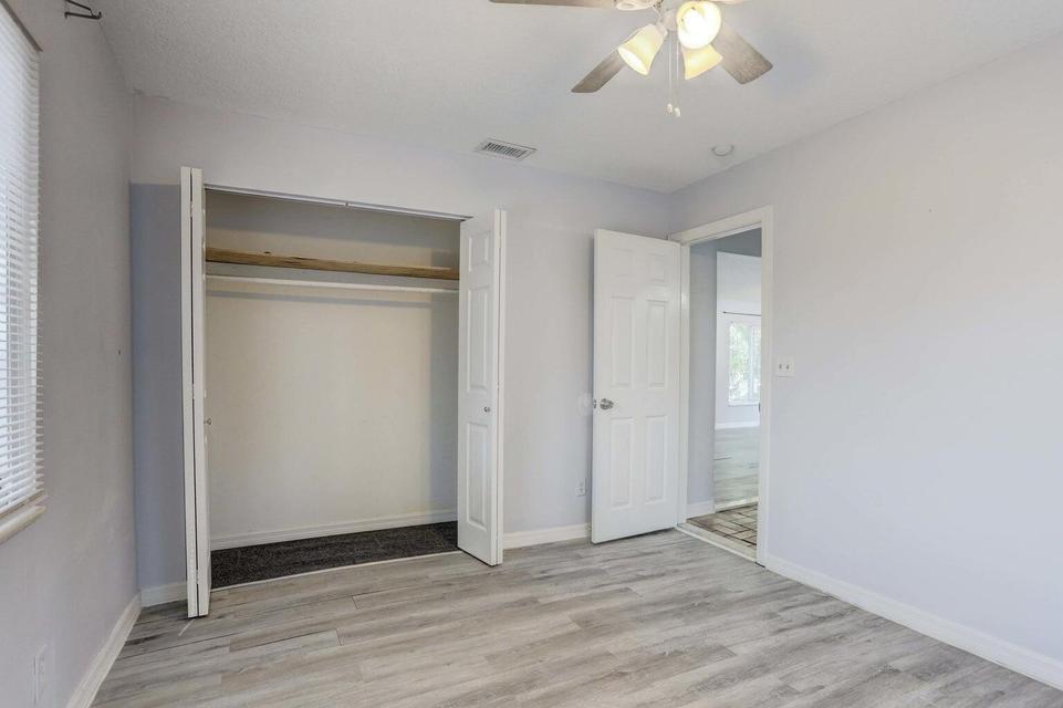 COLONIAL ESTATES - Residential Lease