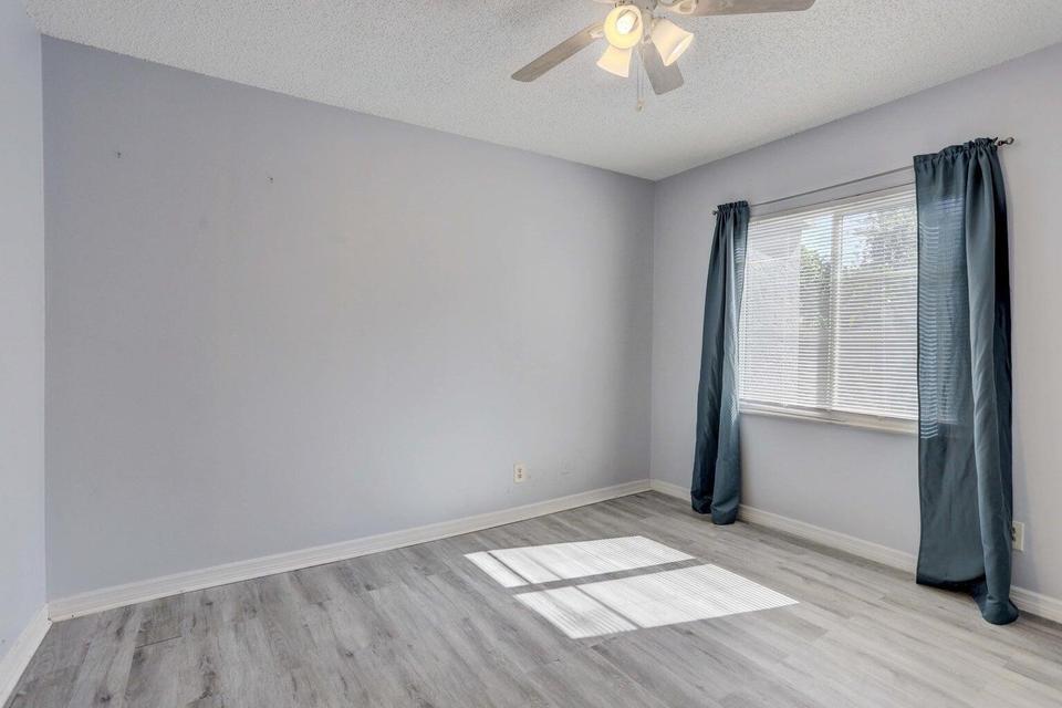 COLONIAL ESTATES - Residential Lease