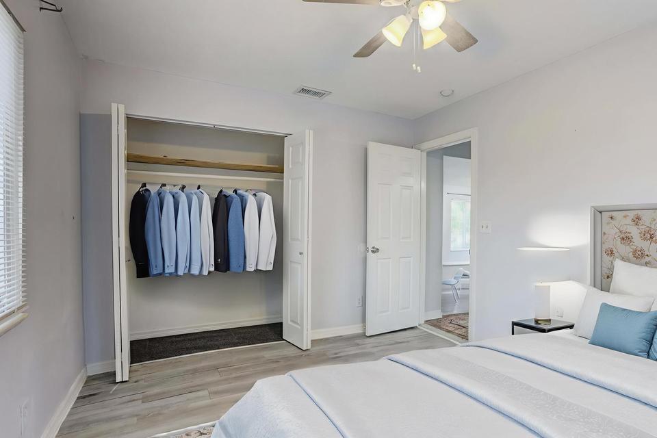 COLONIAL ESTATES - Residential Lease