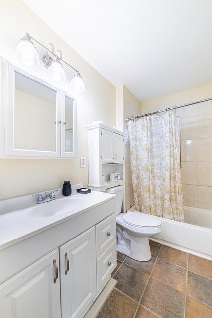 COLONIAL ESTATES - Residential Lease