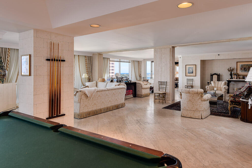 TRUMP PLAZA OF THE PALM BEACHES CONDO - Residential