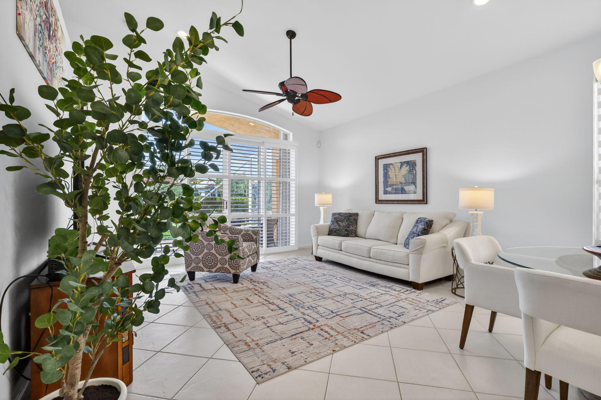VIZCAYA 2 - Residential Lease