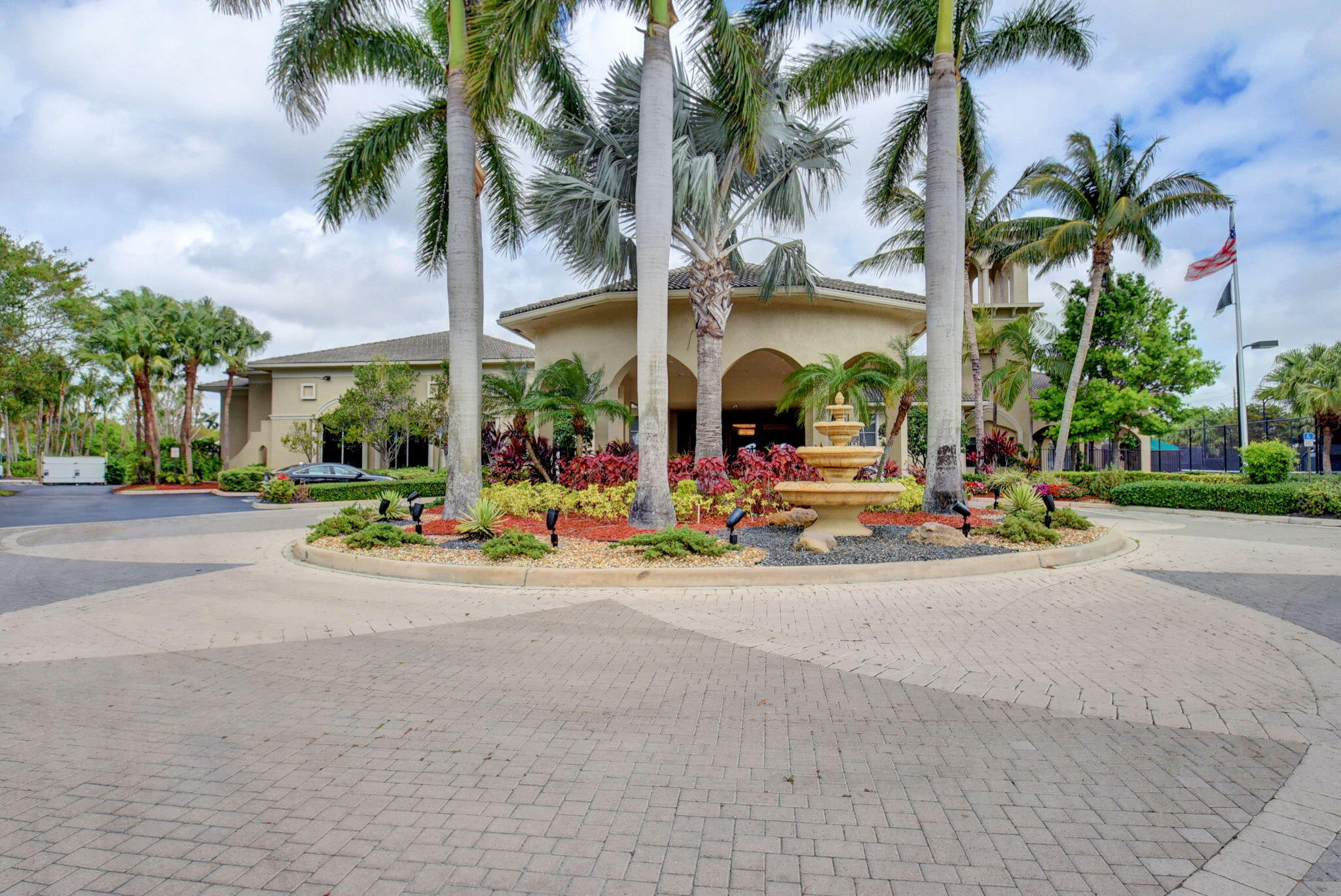 VIZCAYA 2 - Residential Lease