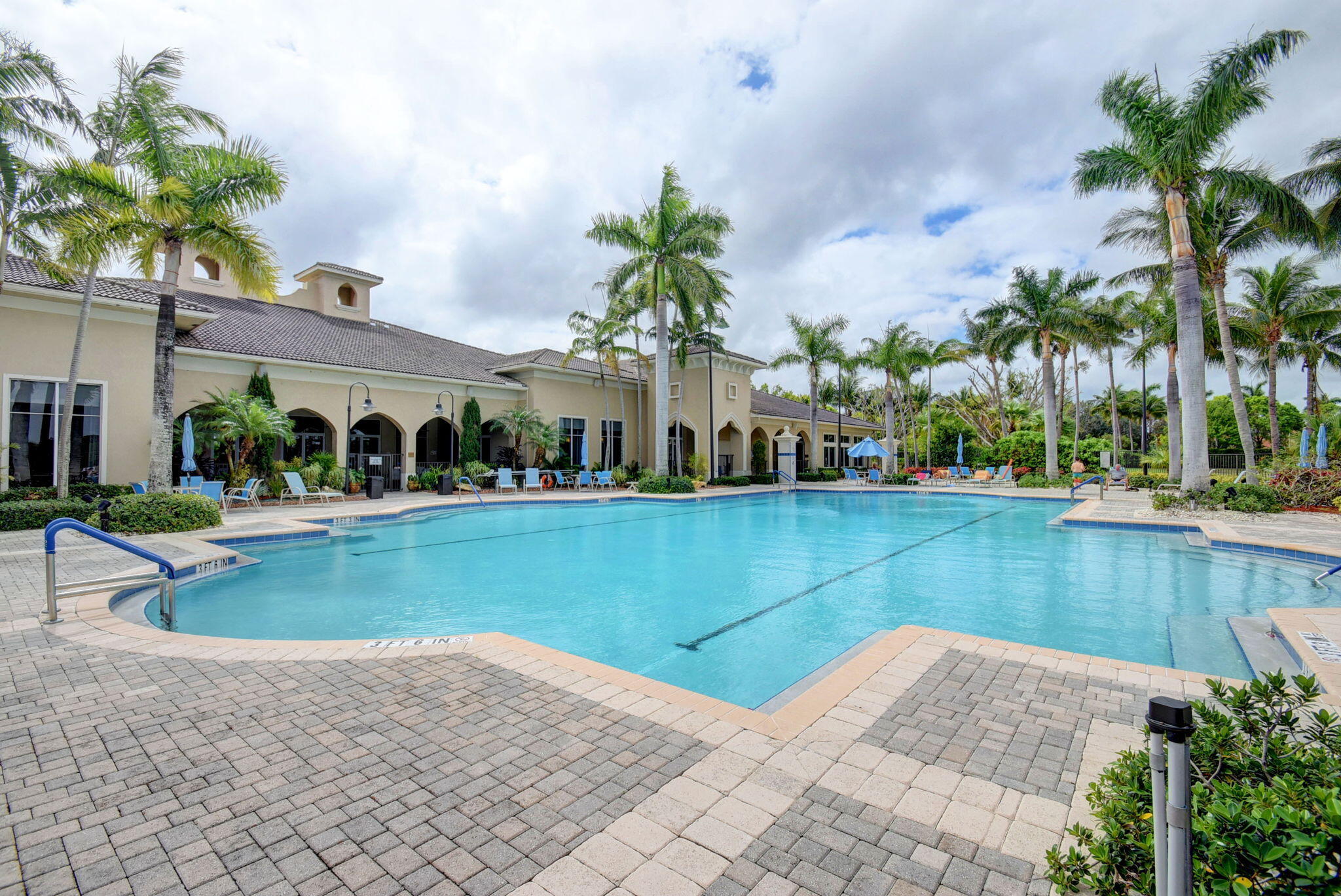 VIZCAYA 2 - Residential Lease
