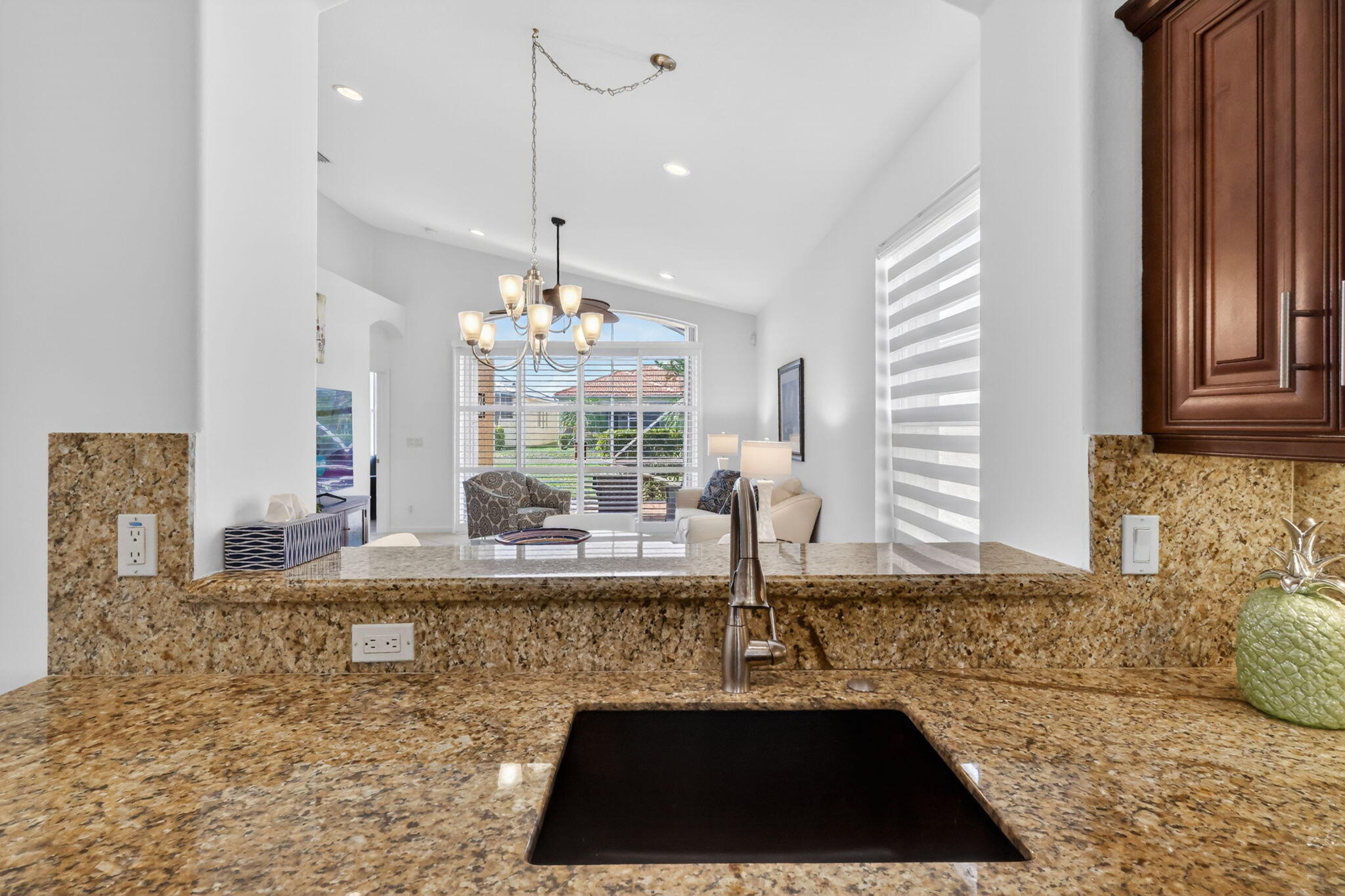 VIZCAYA 2 - Residential Lease
