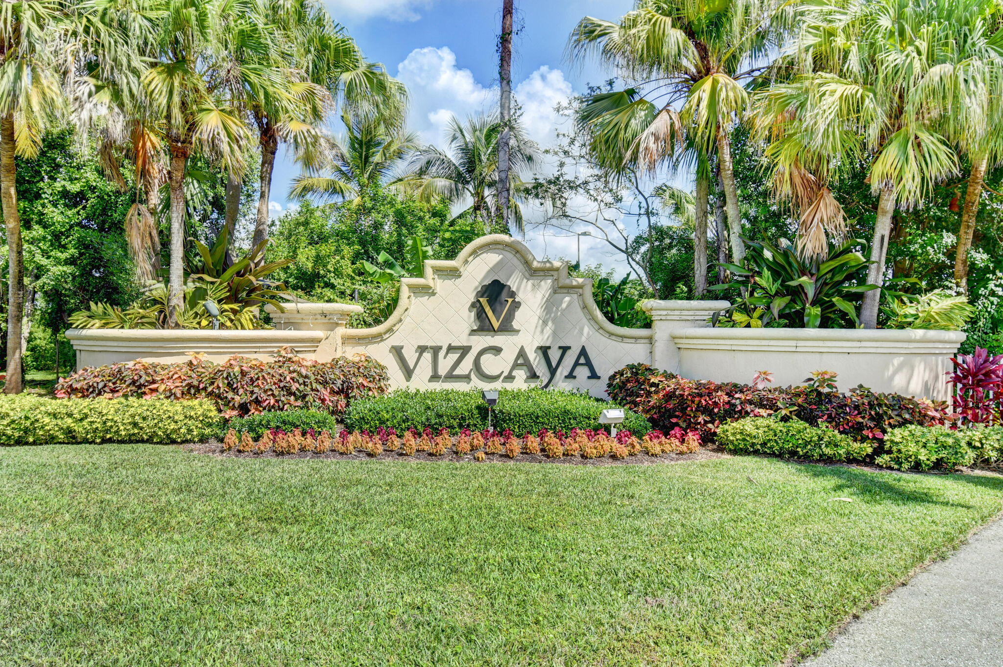 VIZCAYA 2 - Residential Lease