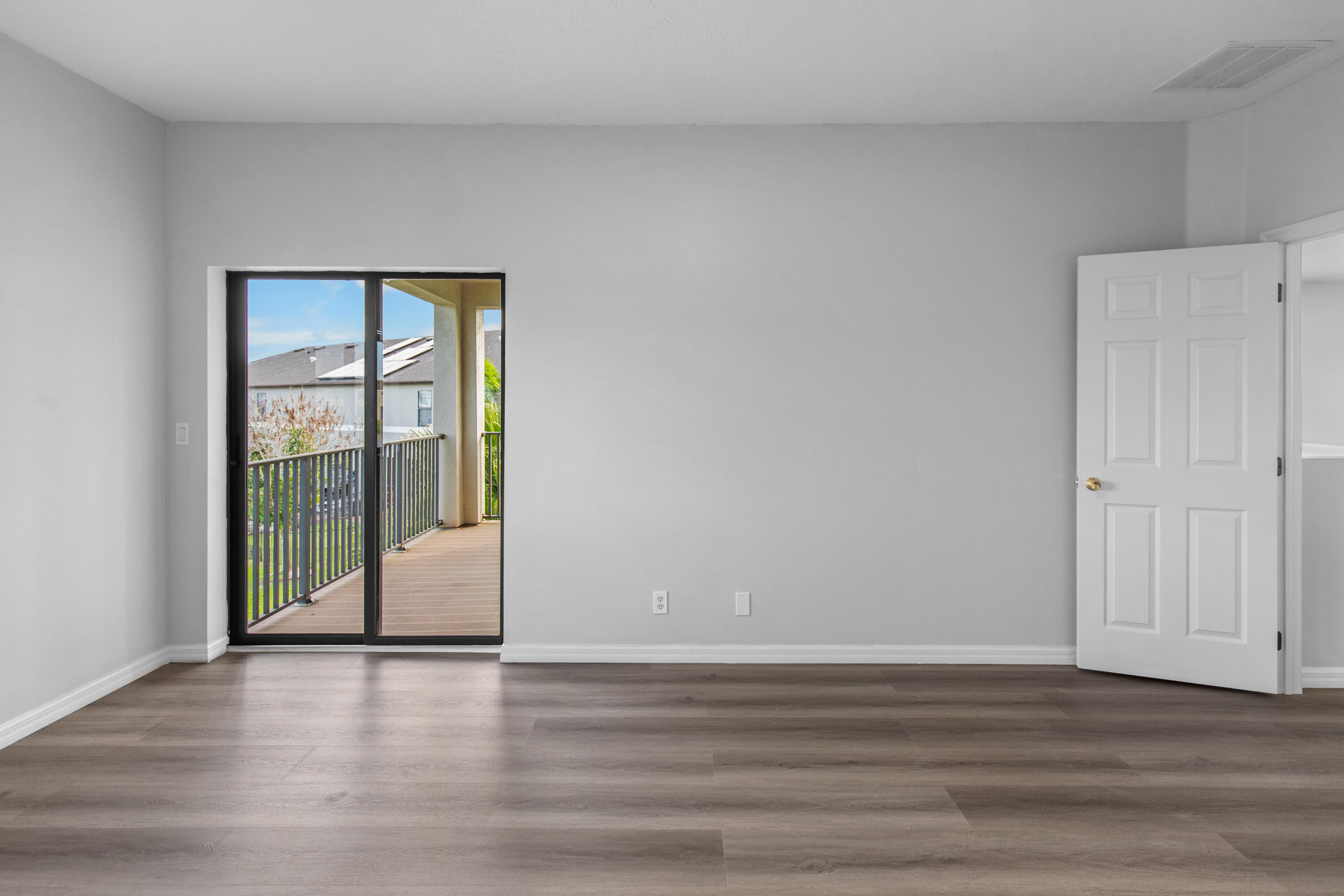CAMBRIDGE TOWNHOMES - Residential