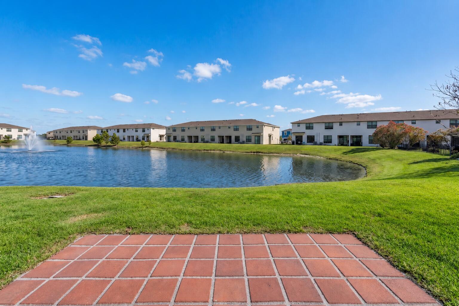 CAMBRIDGE TOWNHOMES - Residential
