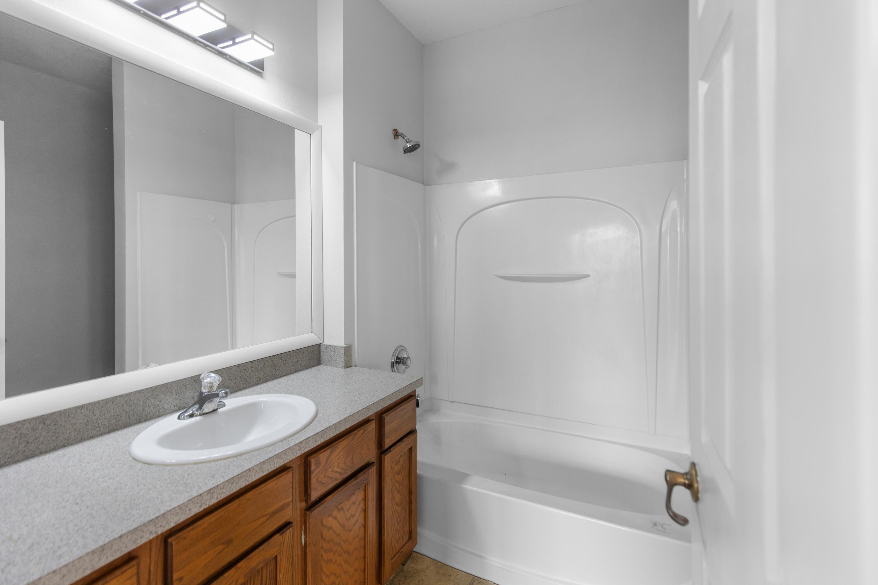 CAMBRIDGE TOWNHOMES - Residential