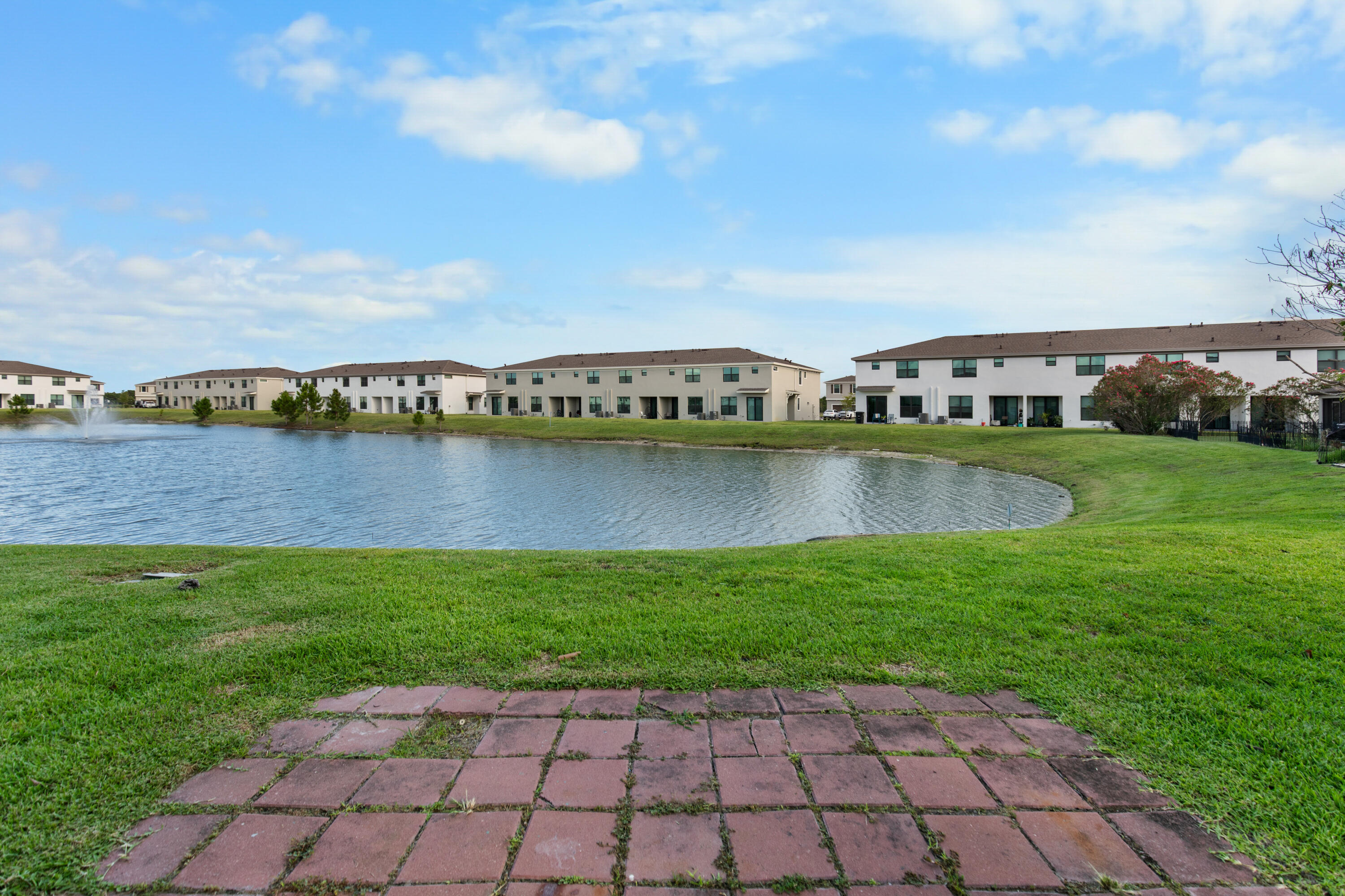 CAMBRIDGE TOWNHOMES - Residential