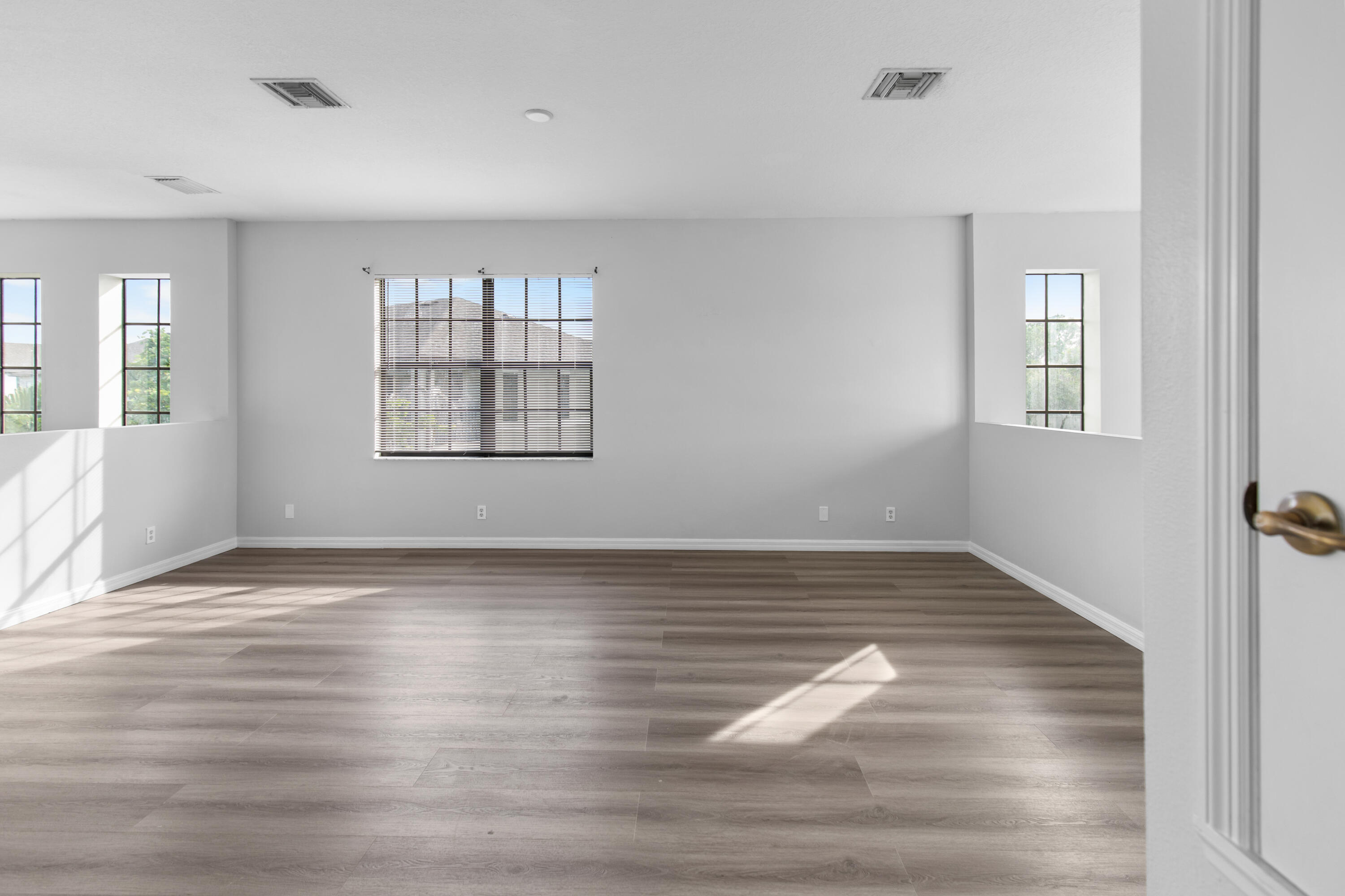CAMBRIDGE TOWNHOMES - Residential