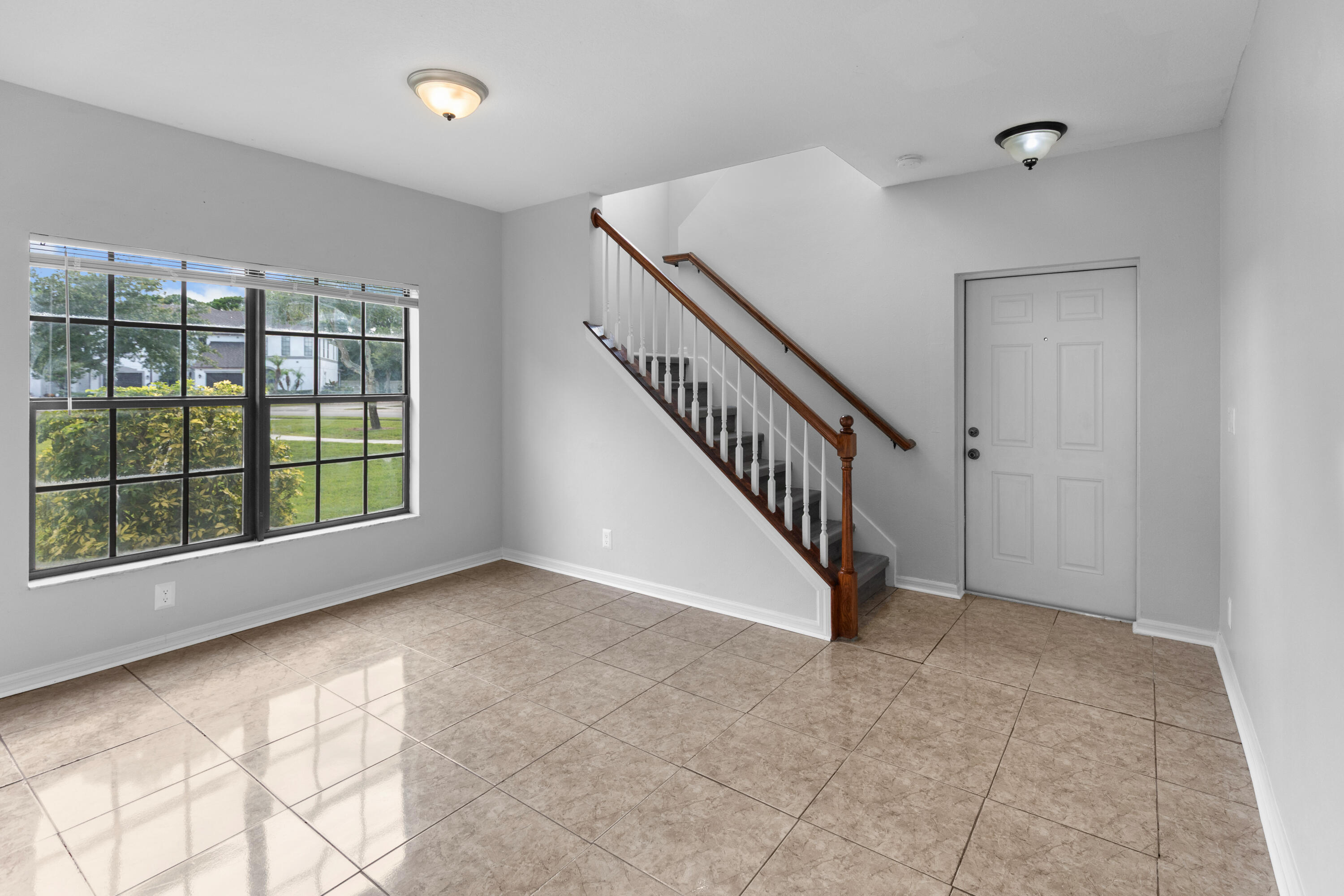 CAMBRIDGE TOWNHOMES - Residential