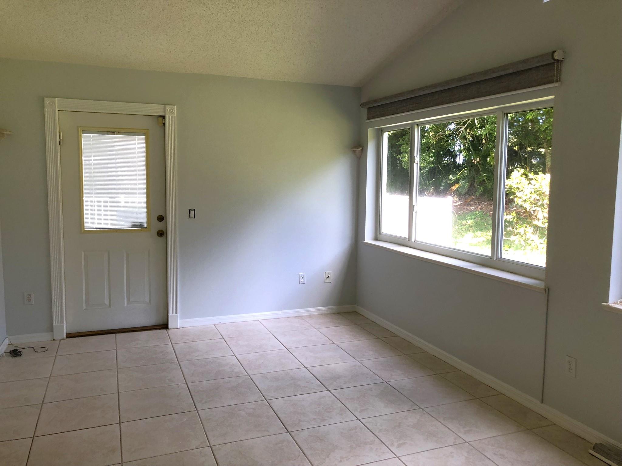 St Lucie West 117 Lakefor - Residential