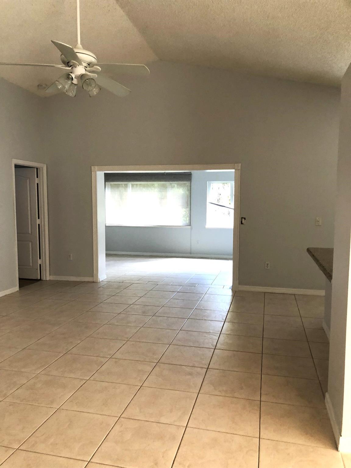St Lucie West 117 Lakefor - Residential